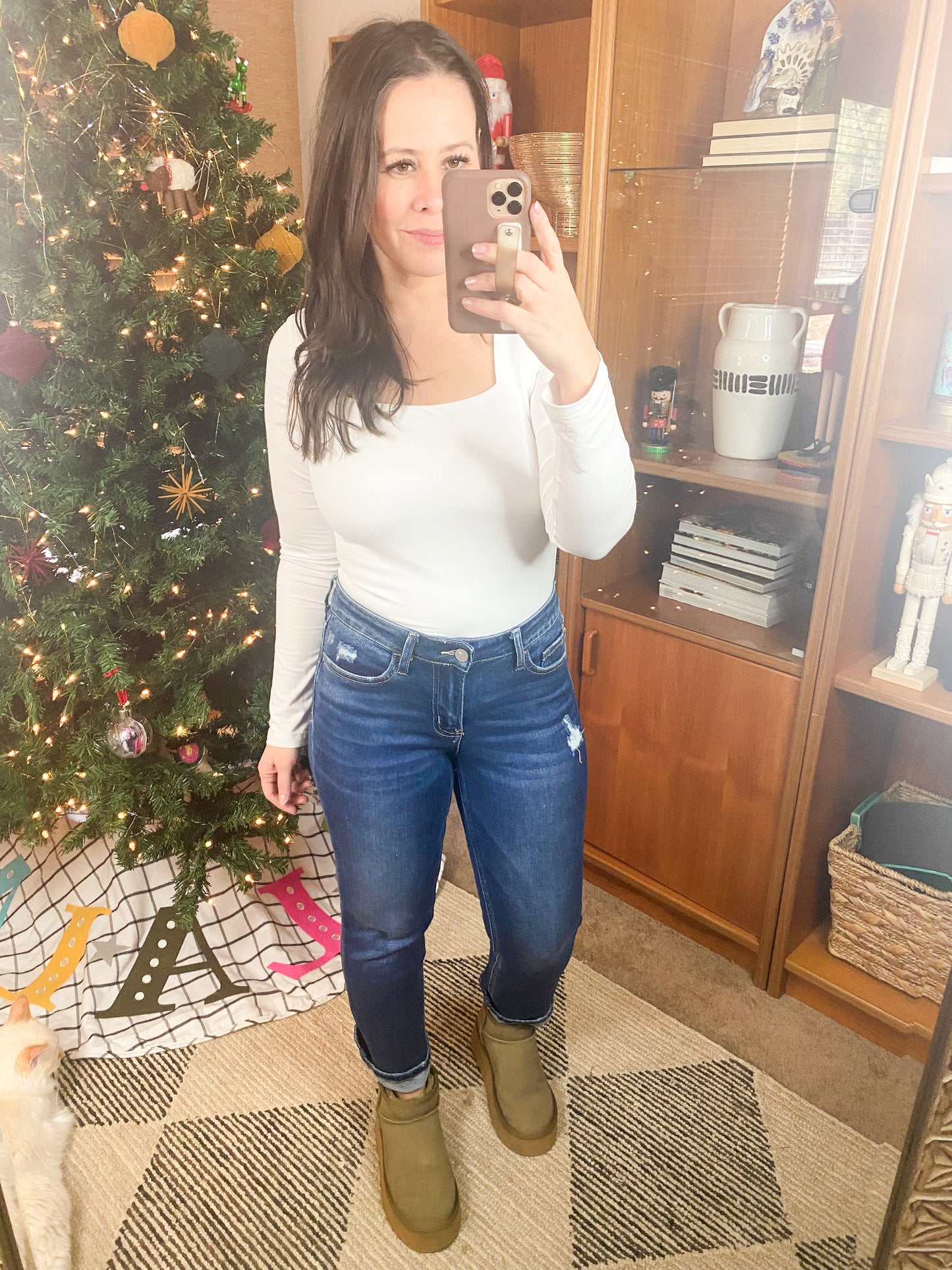 BAYEAS Distressed Cropped Jeans