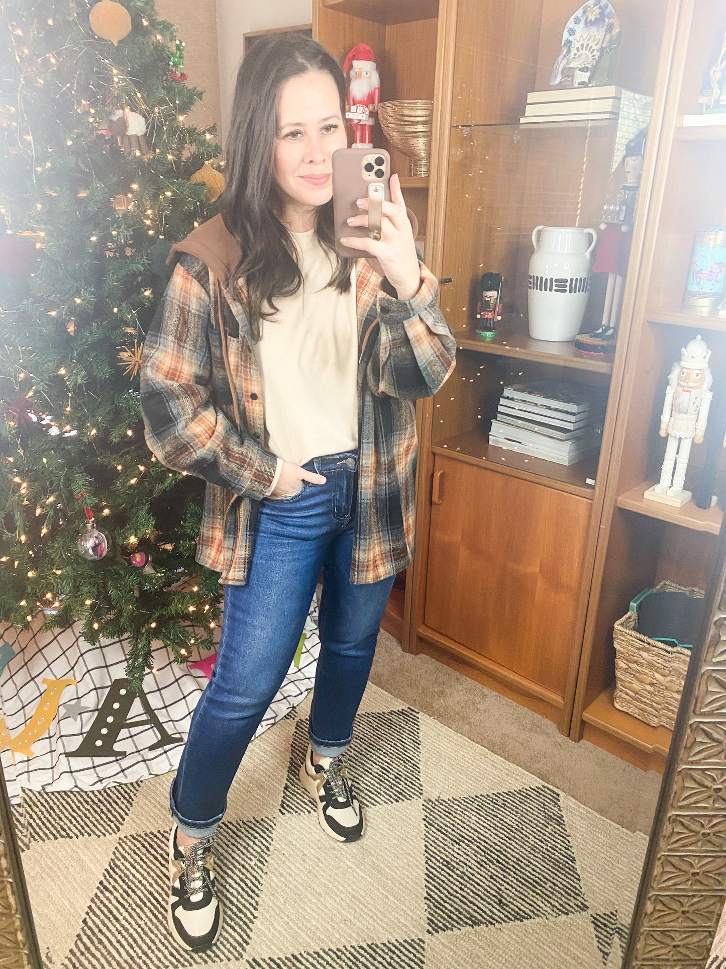 BAYEAS Distressed Cropped Jeans