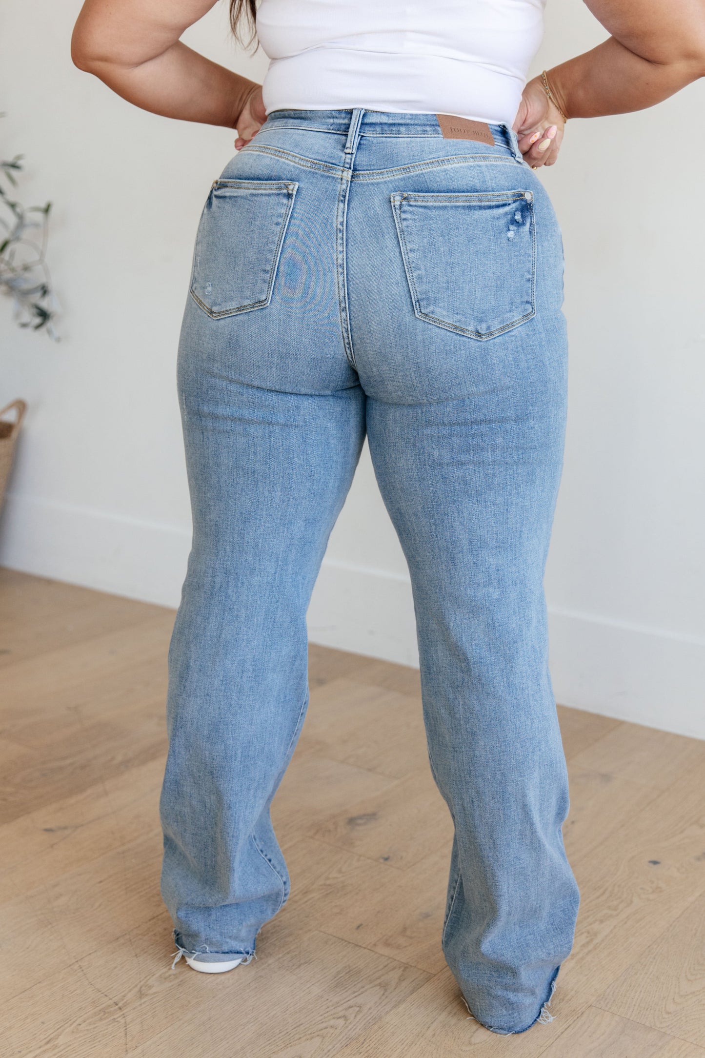 Judy Blue High Rise Viral V Front Waistband Straight Jeans