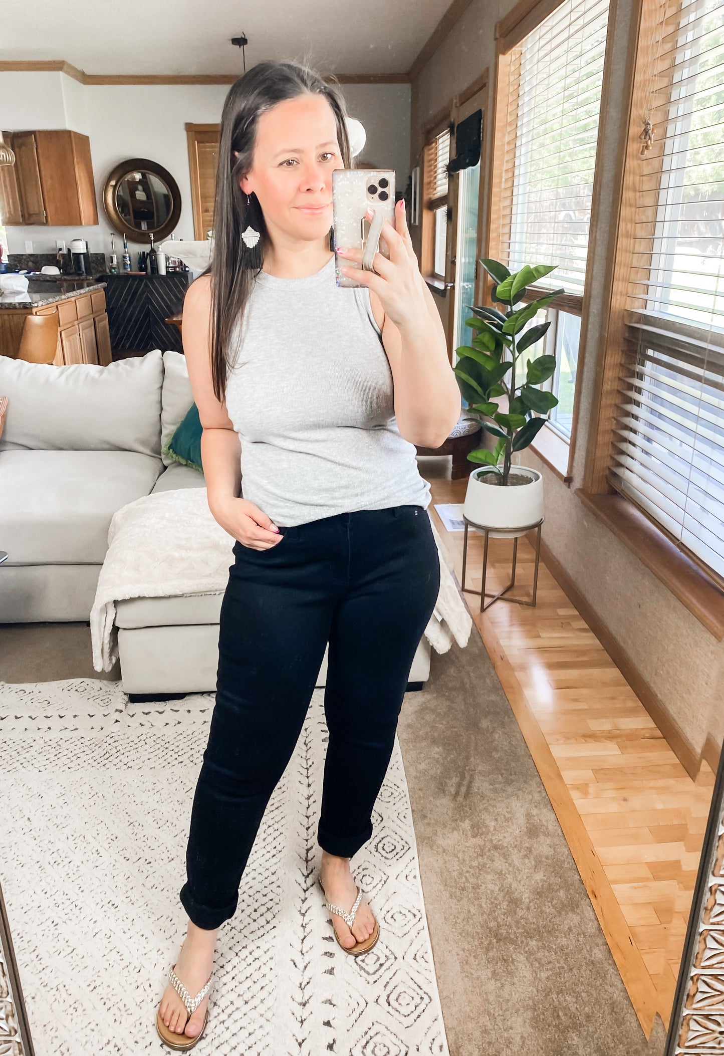 Judy Blue Mid Rise Classic Slim Jeans in Black