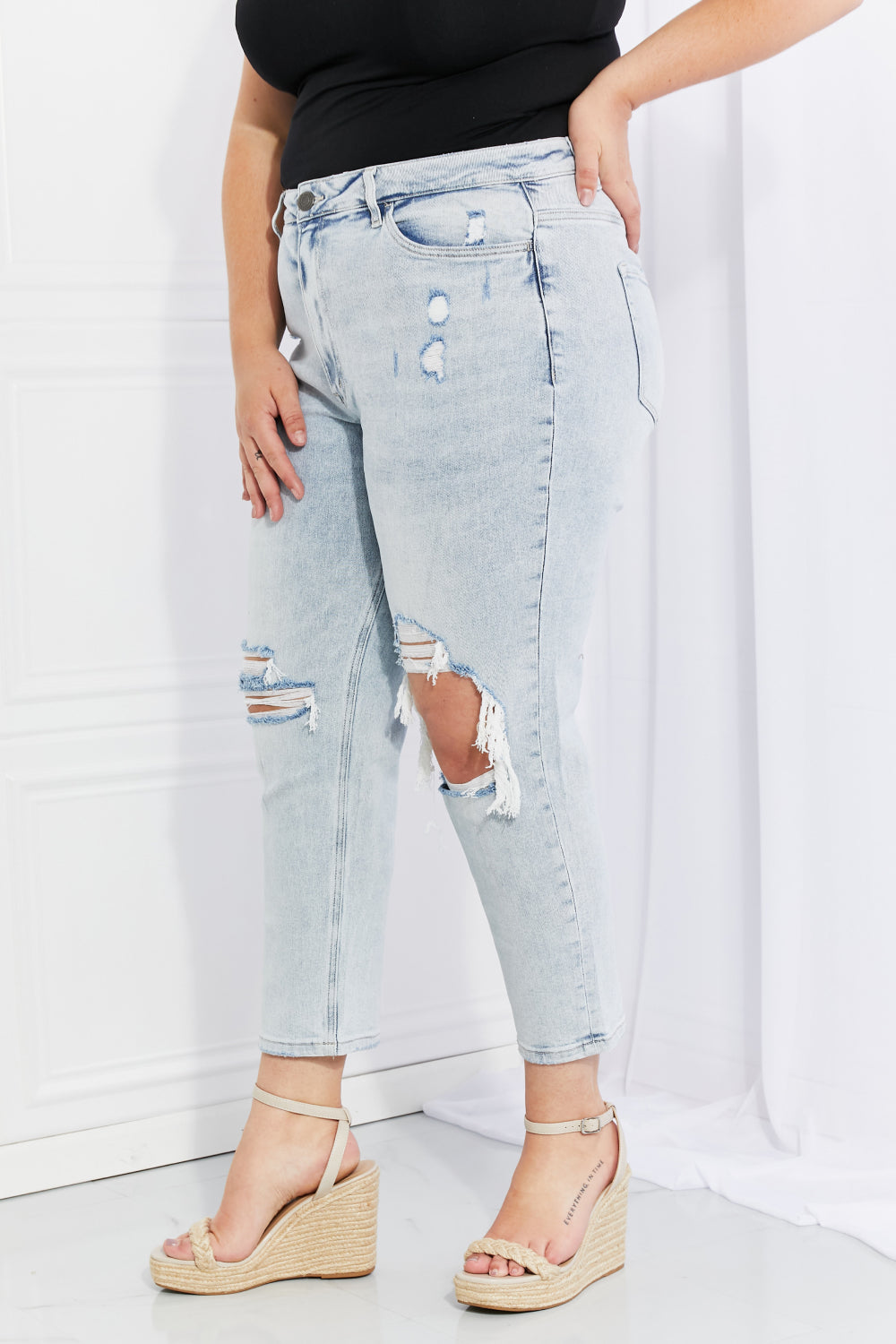 VERVET Comfort Stretch Cropped Mom Jeans