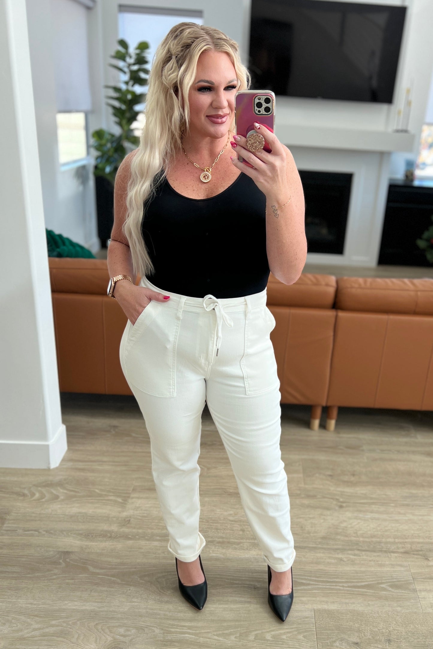 Judy Blue Cuffed Denim Jogger in Ecru White