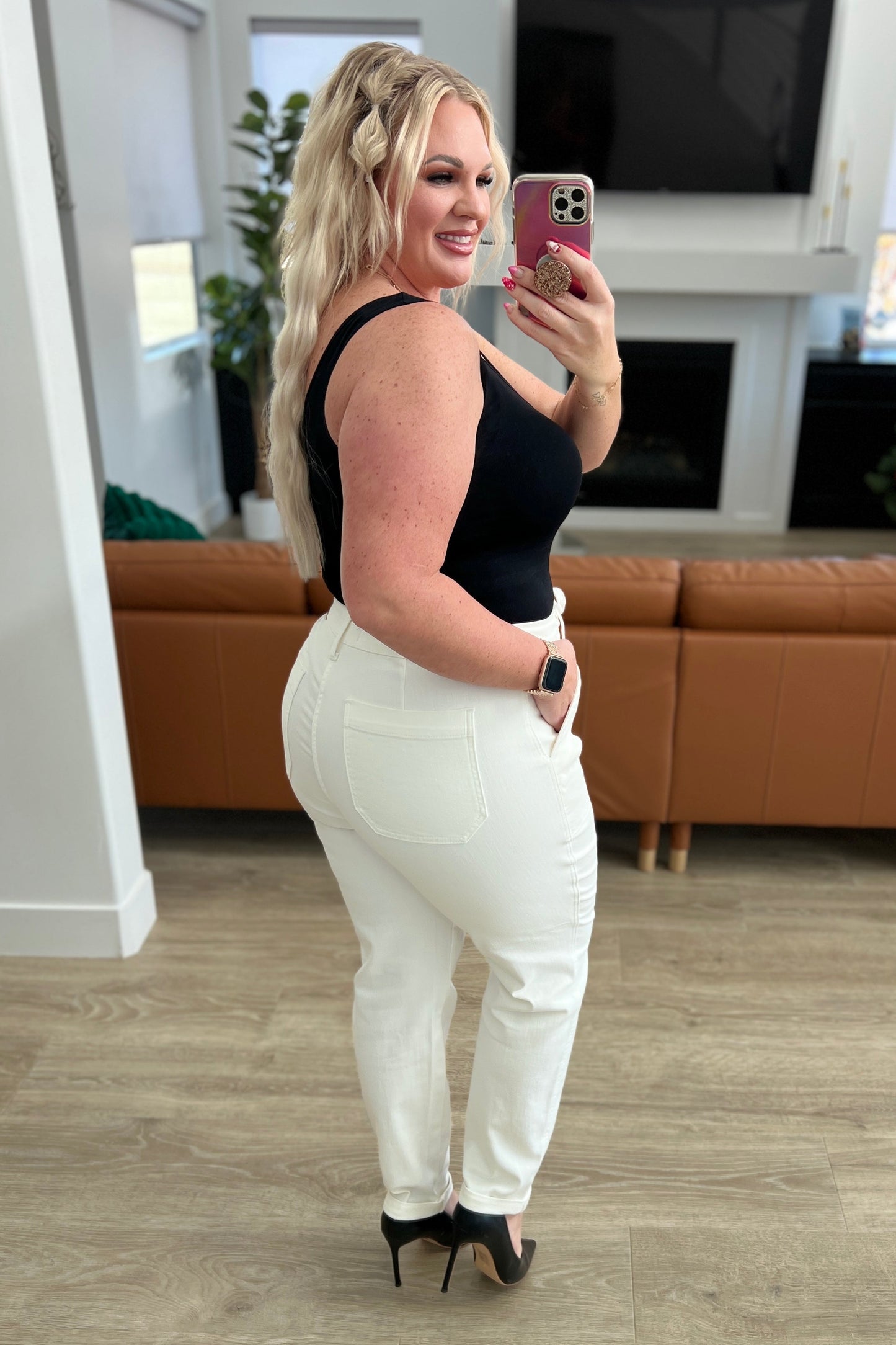 Judy Blue Cuffed Denim Jogger in Ecru White