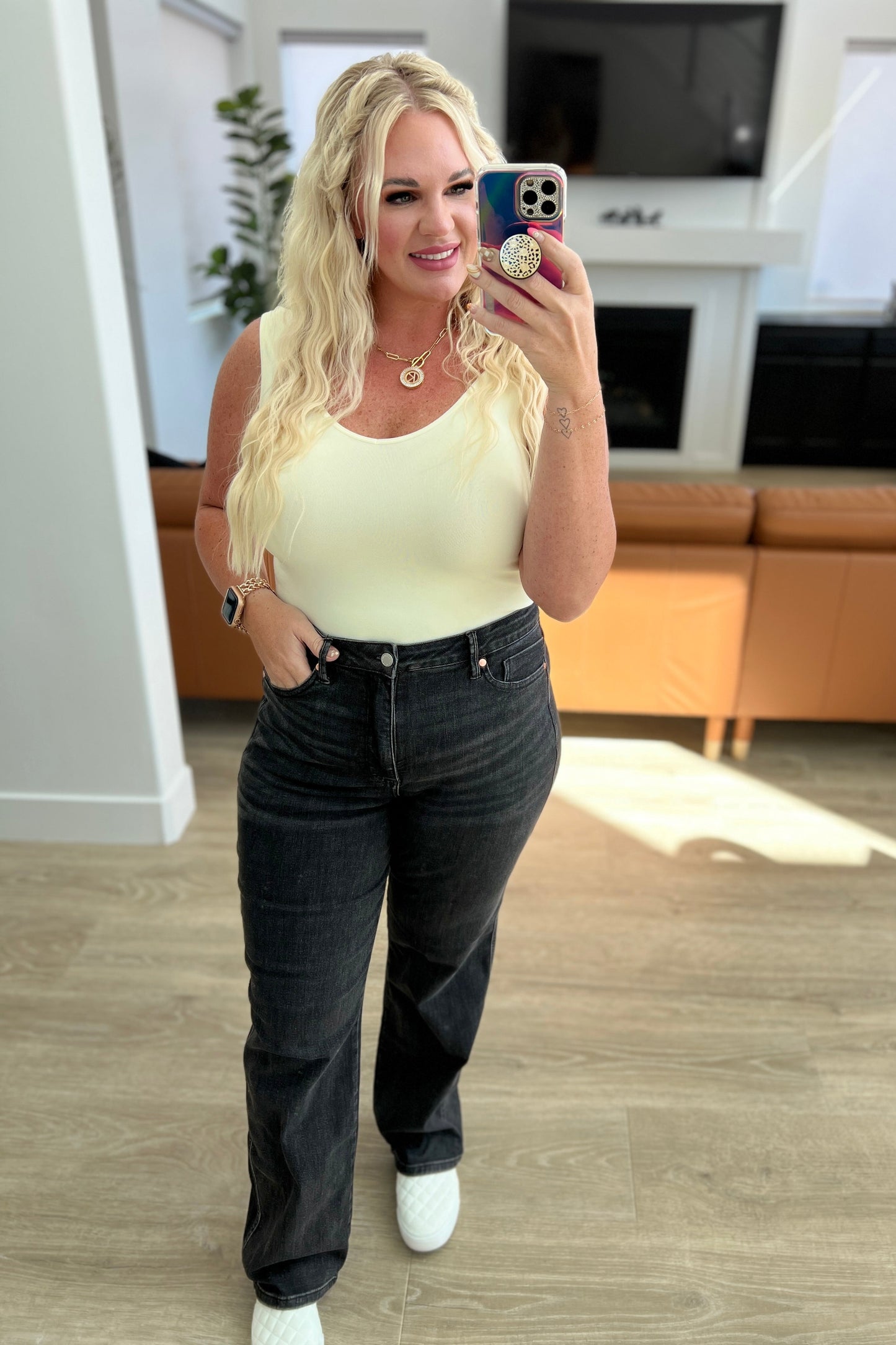 Judy Blue High Rise Tummy Control Straight Jeans in Washed Black