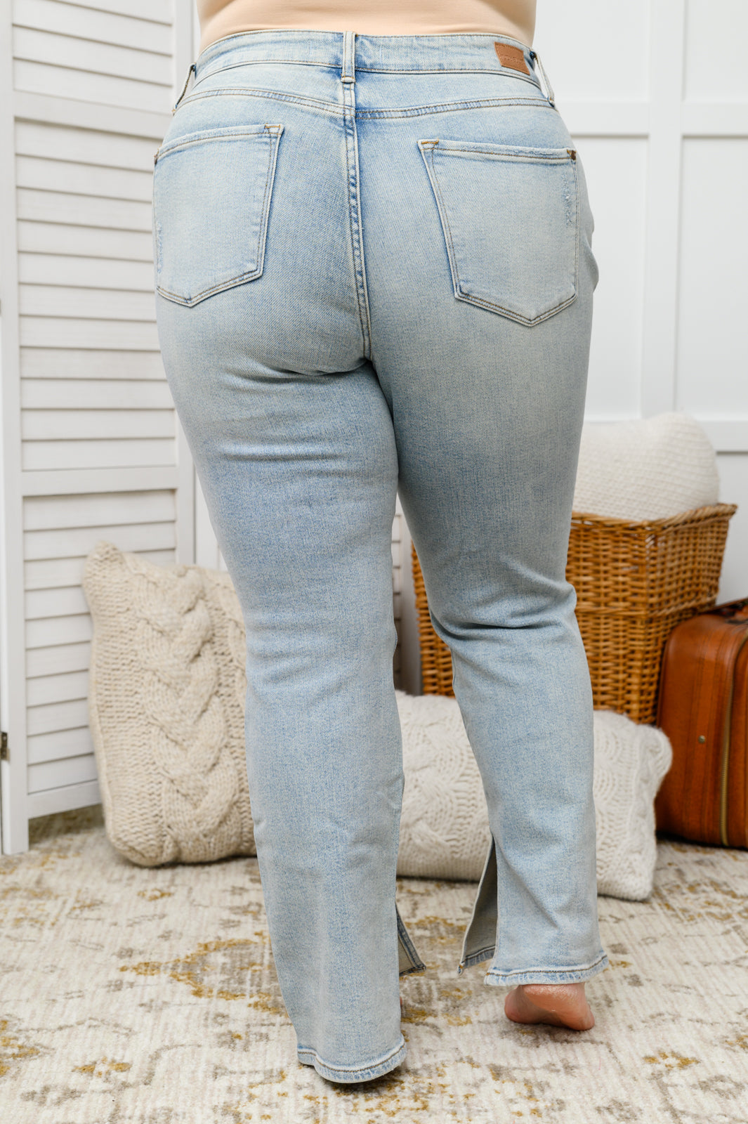 Judy Blue High Rise Straight Fit Destroyed Jeans
