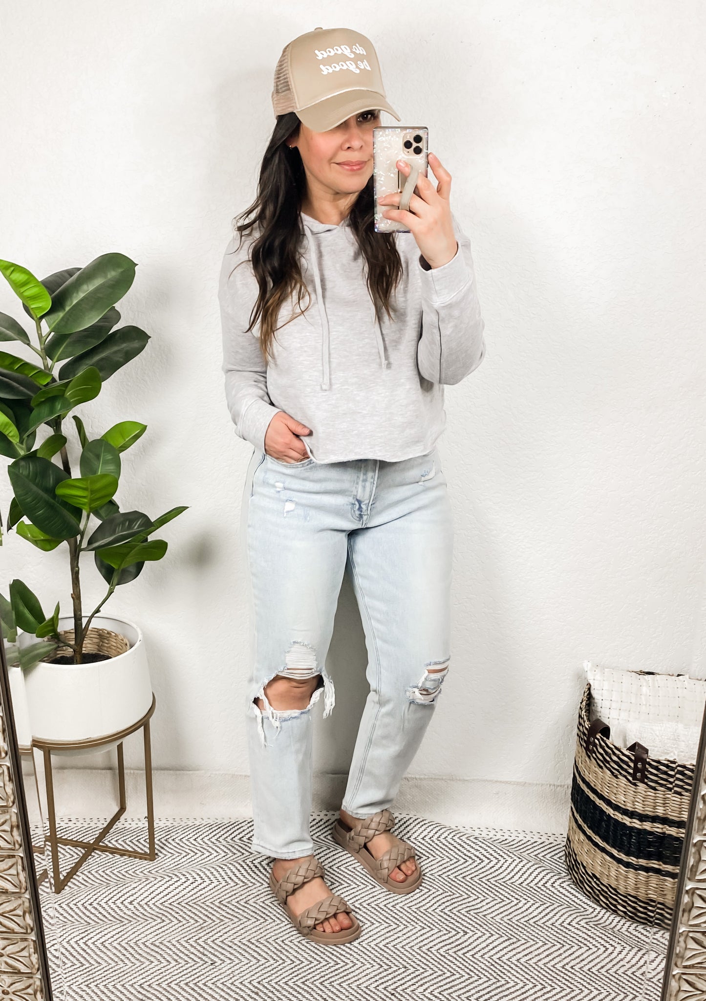 VERVET Comfort Stretch Cropped Mom Jeans