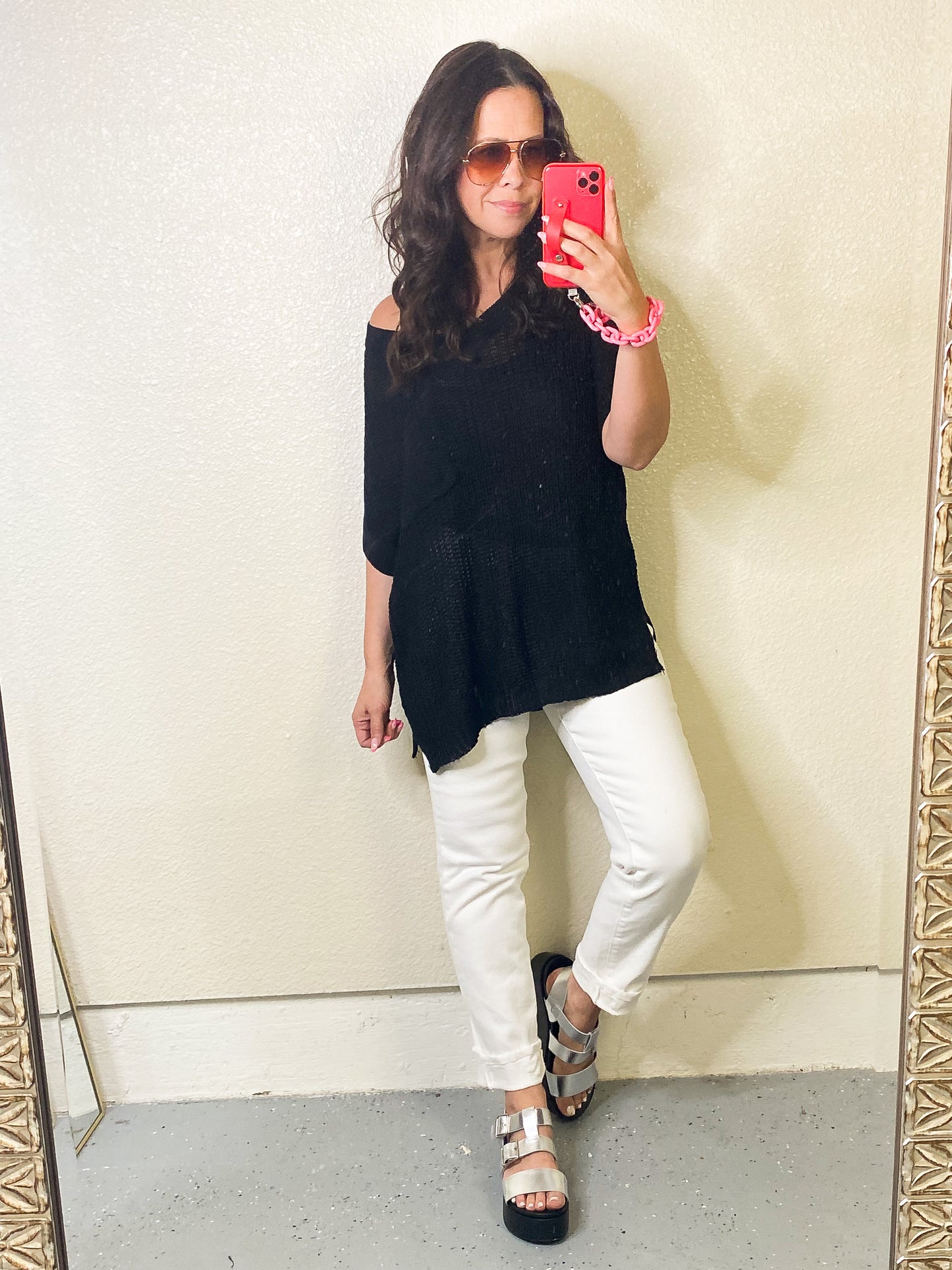 V-Neck Short Sleeve Knit Top in Black
