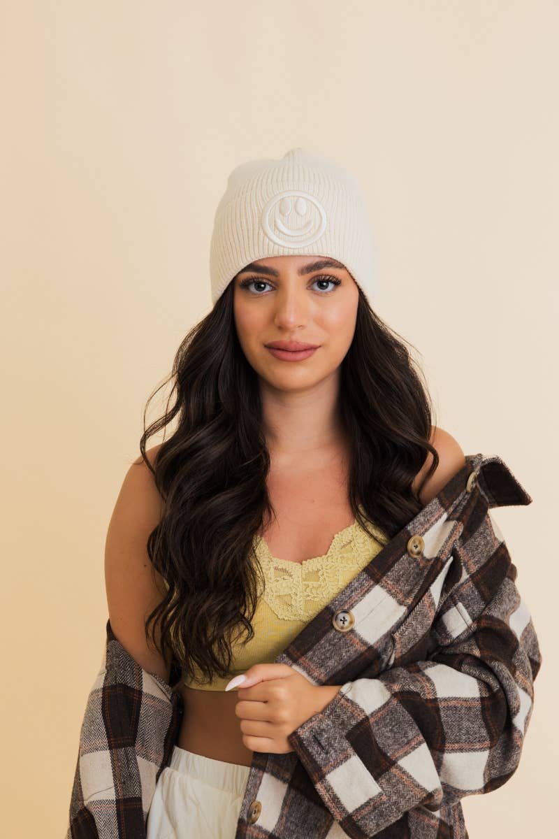 Smiley Face Embroidered Ribbed Knit Beanie: Green