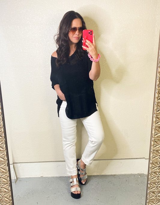 V-Neck Short Sleeve Knit Top in Black