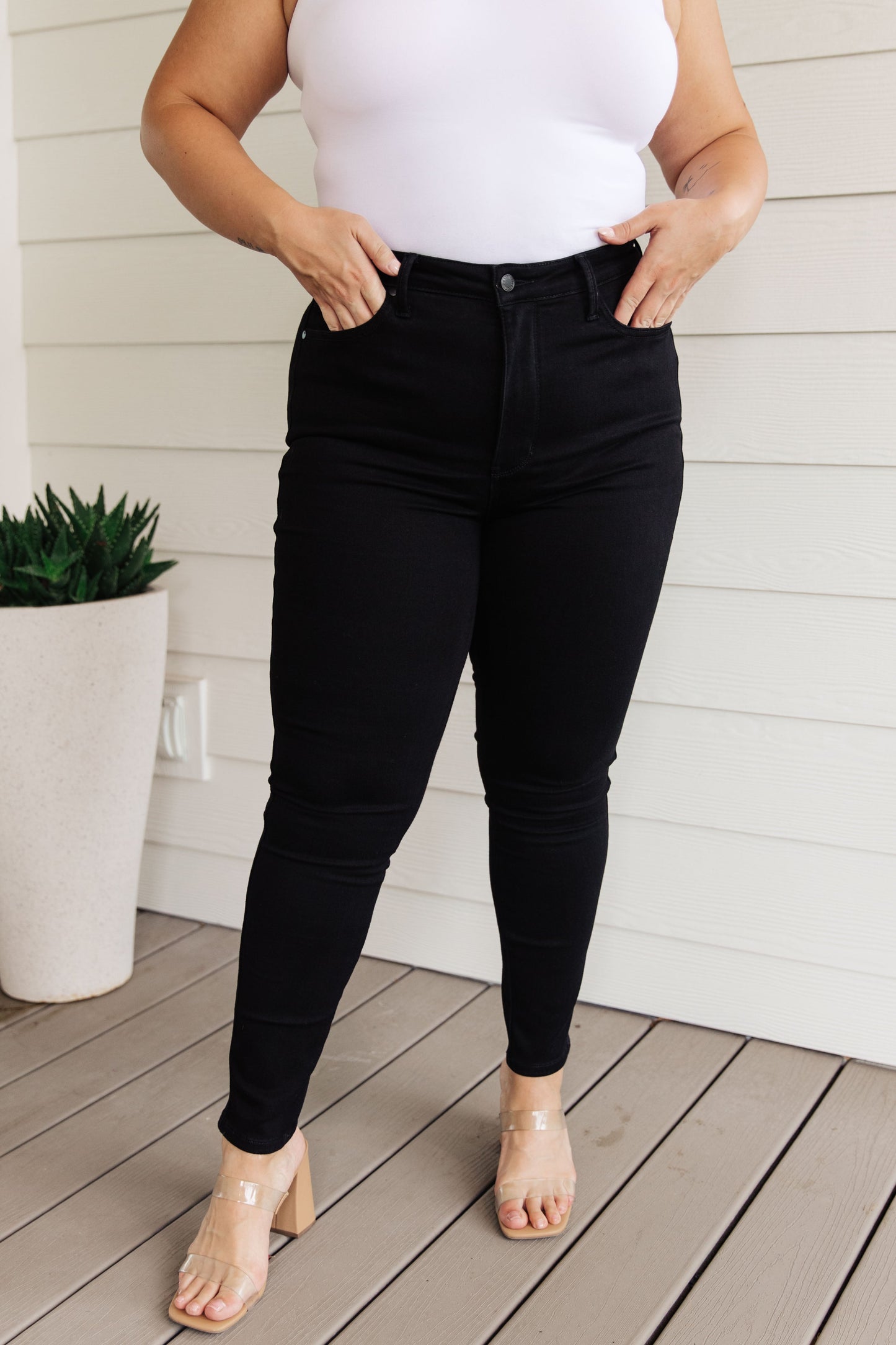 Judy Blue High Rise Tummy Control Classic Skinny Jeans in Black