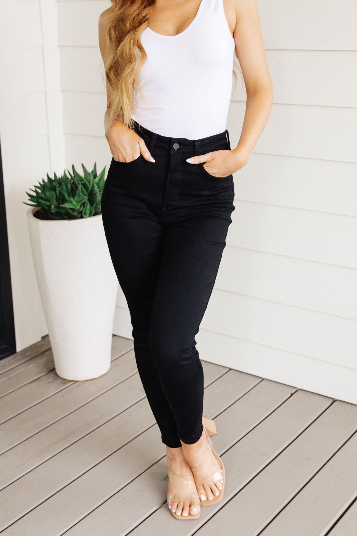 Judy Blue High Rise Tummy Control Classic Skinny Jeans in Black