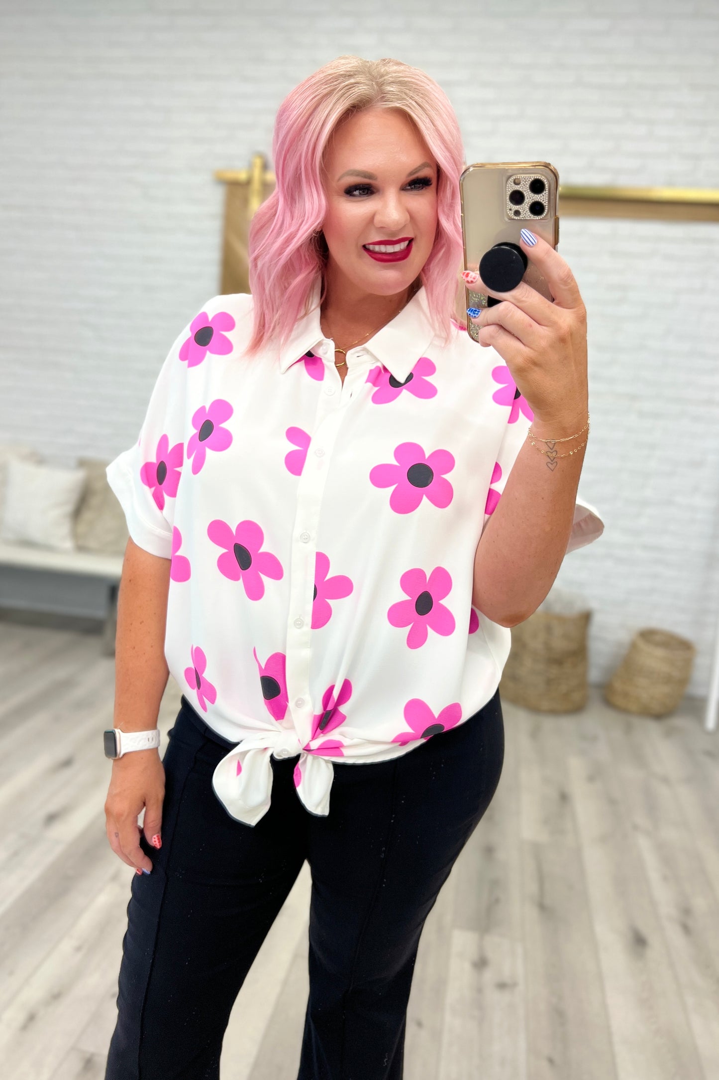 Daisy Delight Mod Floral Button Down