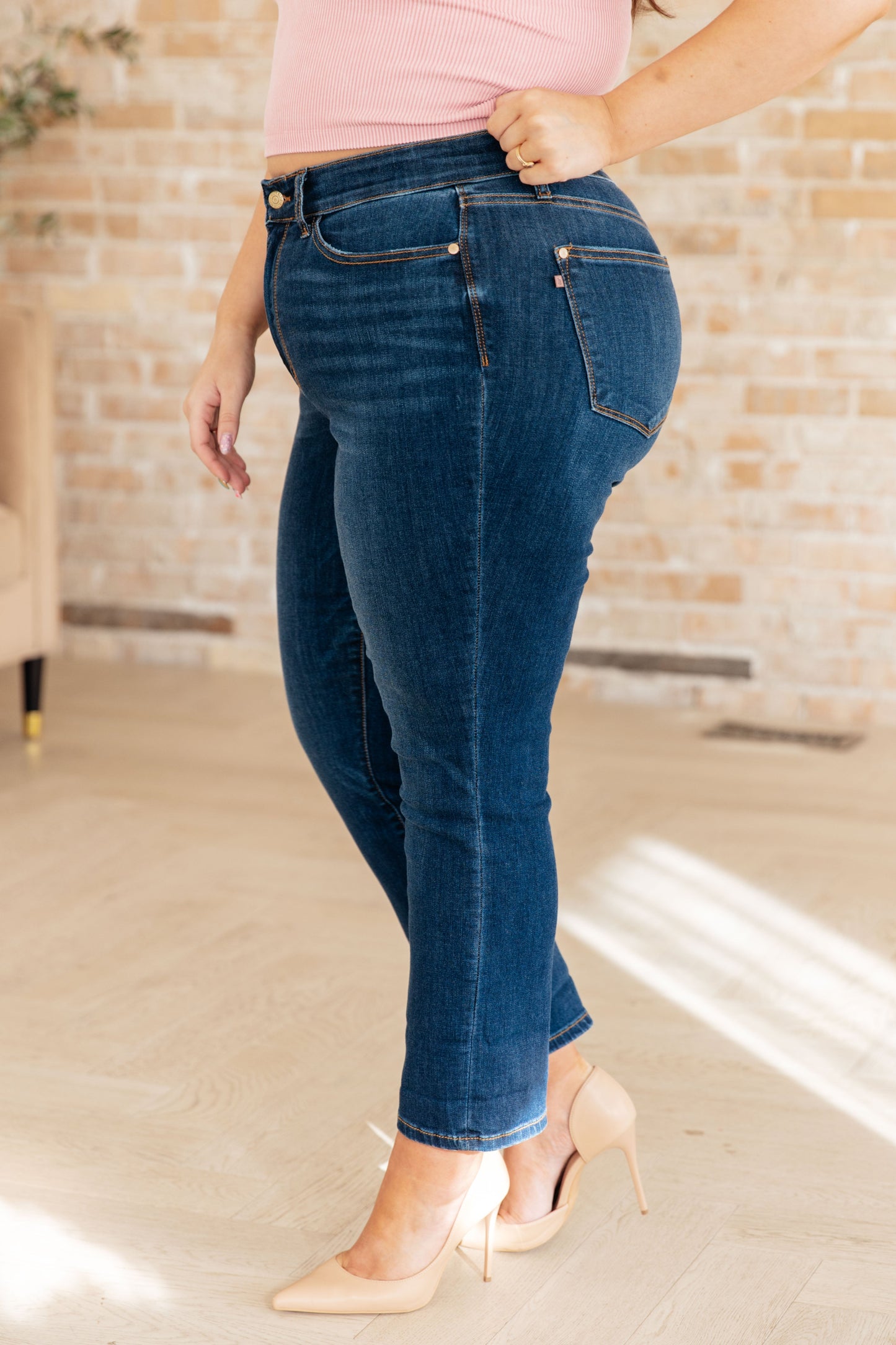 Judy Blue Mid Rise Vintage Cuffed Skinny Capri