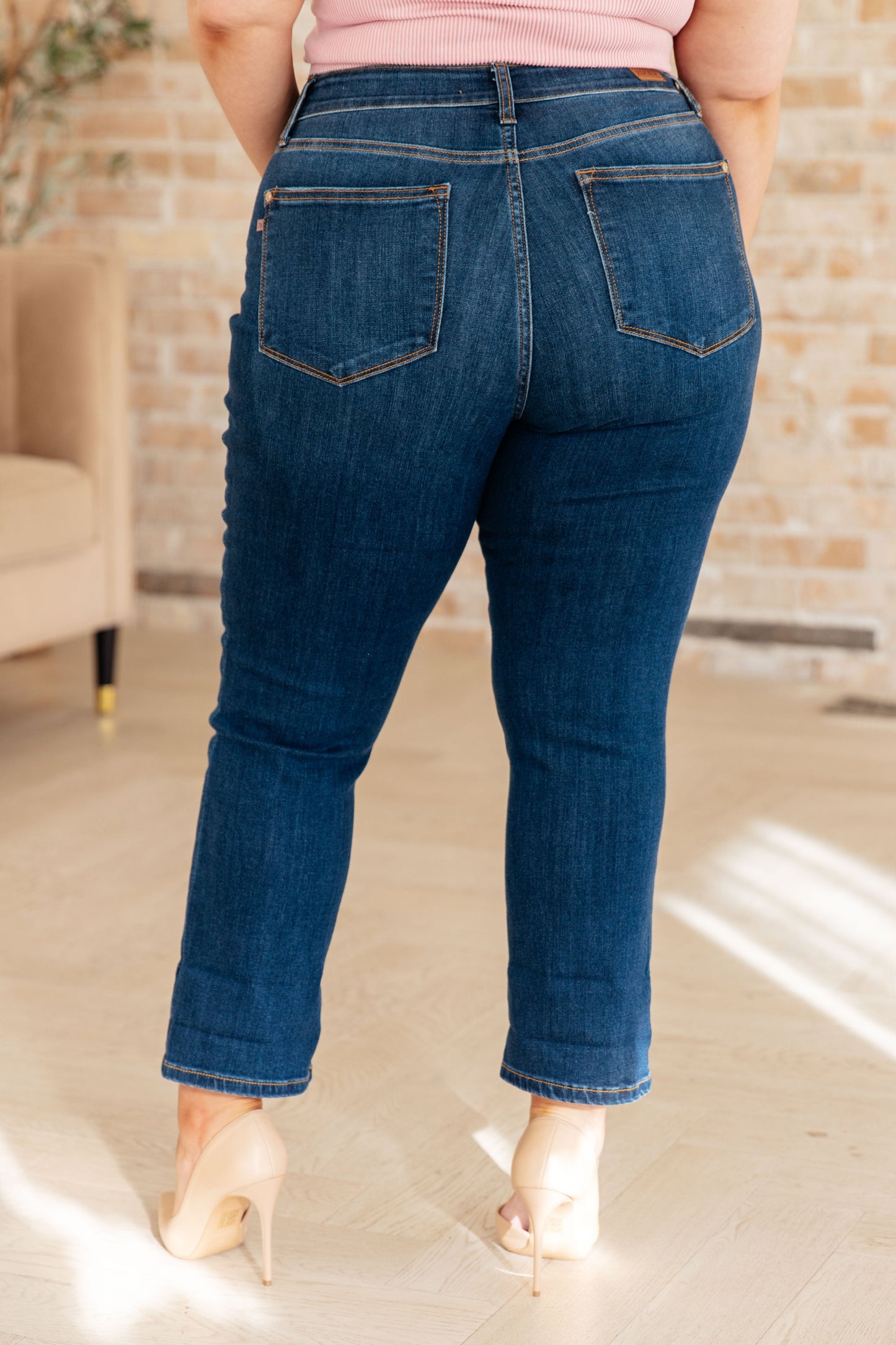 Judy Blue Mid Rise Vintage Cuffed Skinny Capri