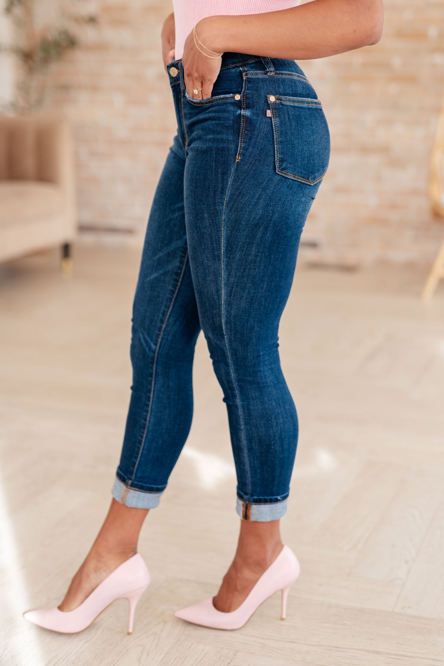 Judy Blue Mid Rise Vintage Cuffed Skinny Capri