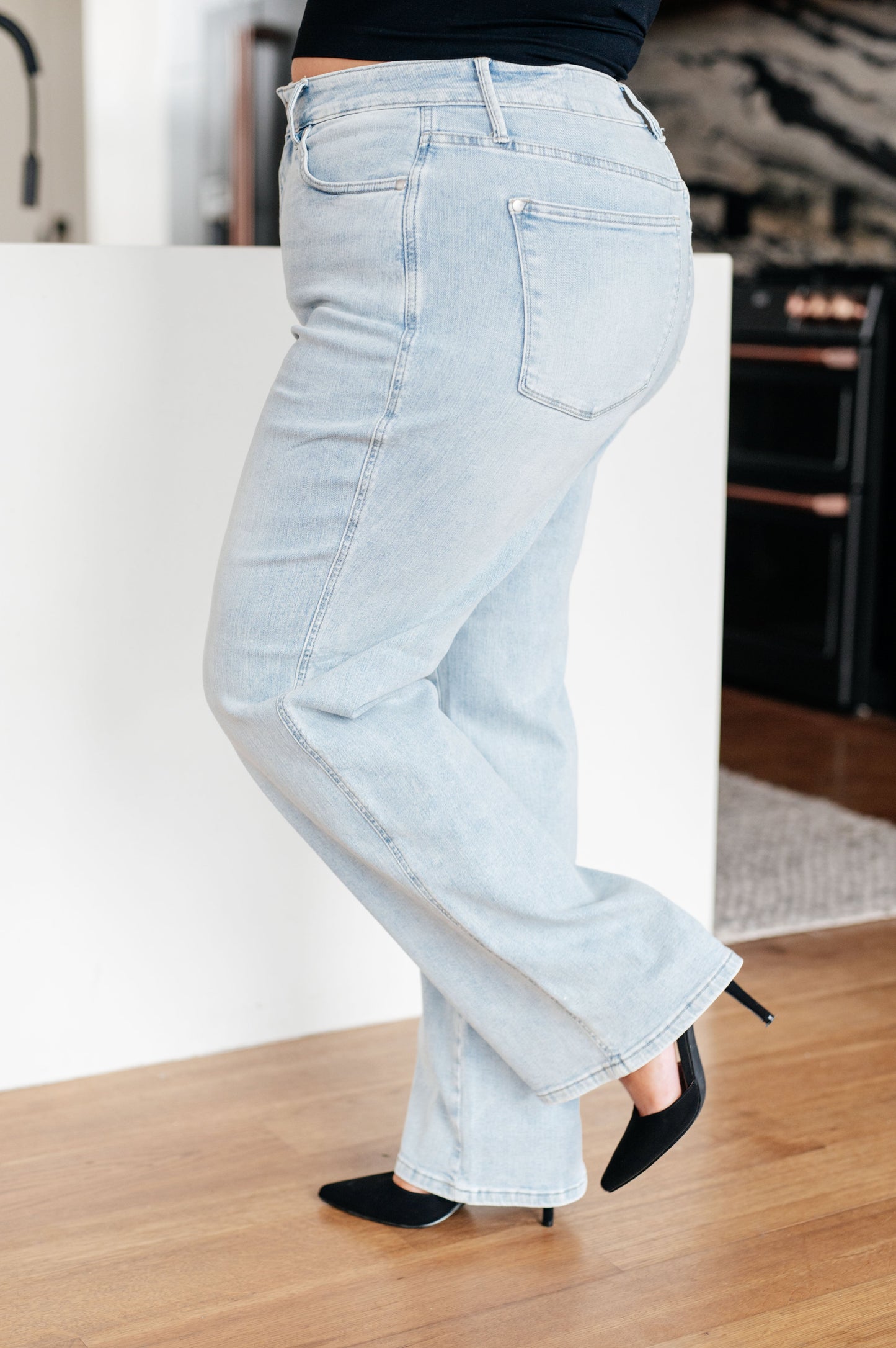 Judy Blue Tummy Control Vintage Wash Straight Jeans