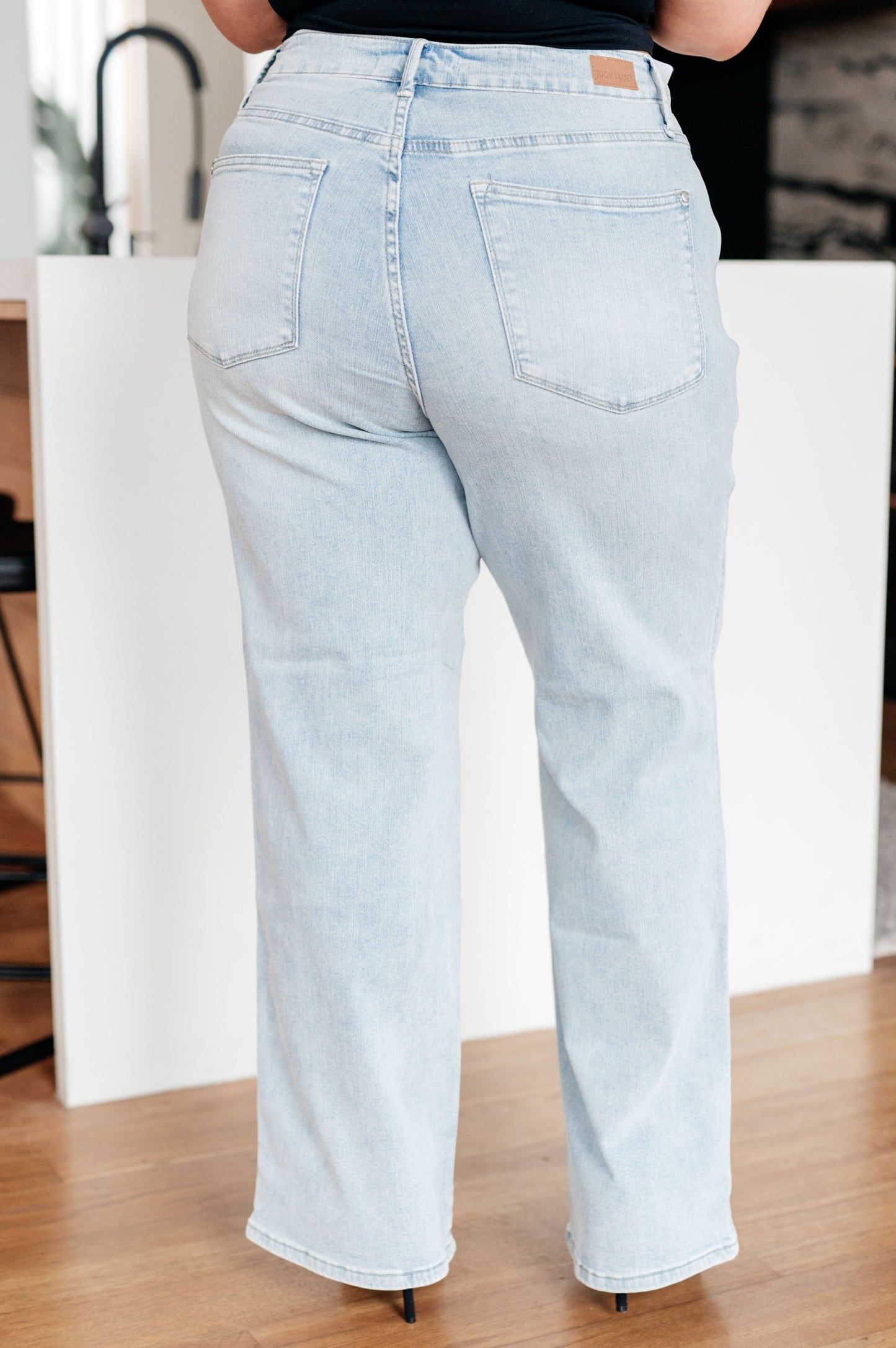 Judy Blue Tummy Control Vintage Wash Straight Jeans