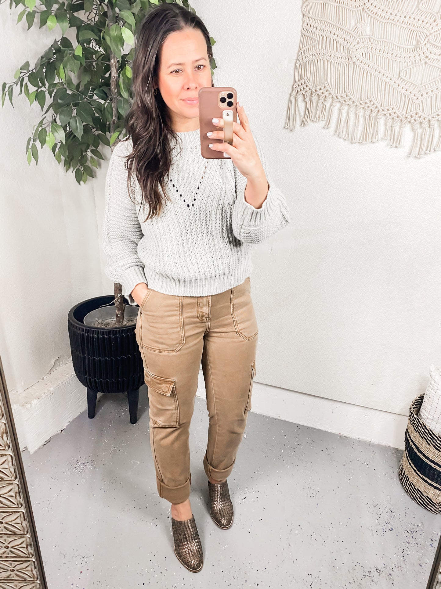 Risen High Waist Utility Straight Cargo Jeans