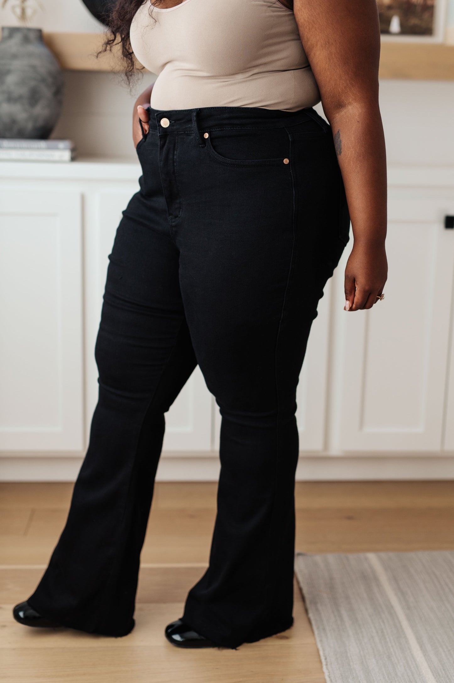Judy Blue Tummy Control Flare Jeans in Black