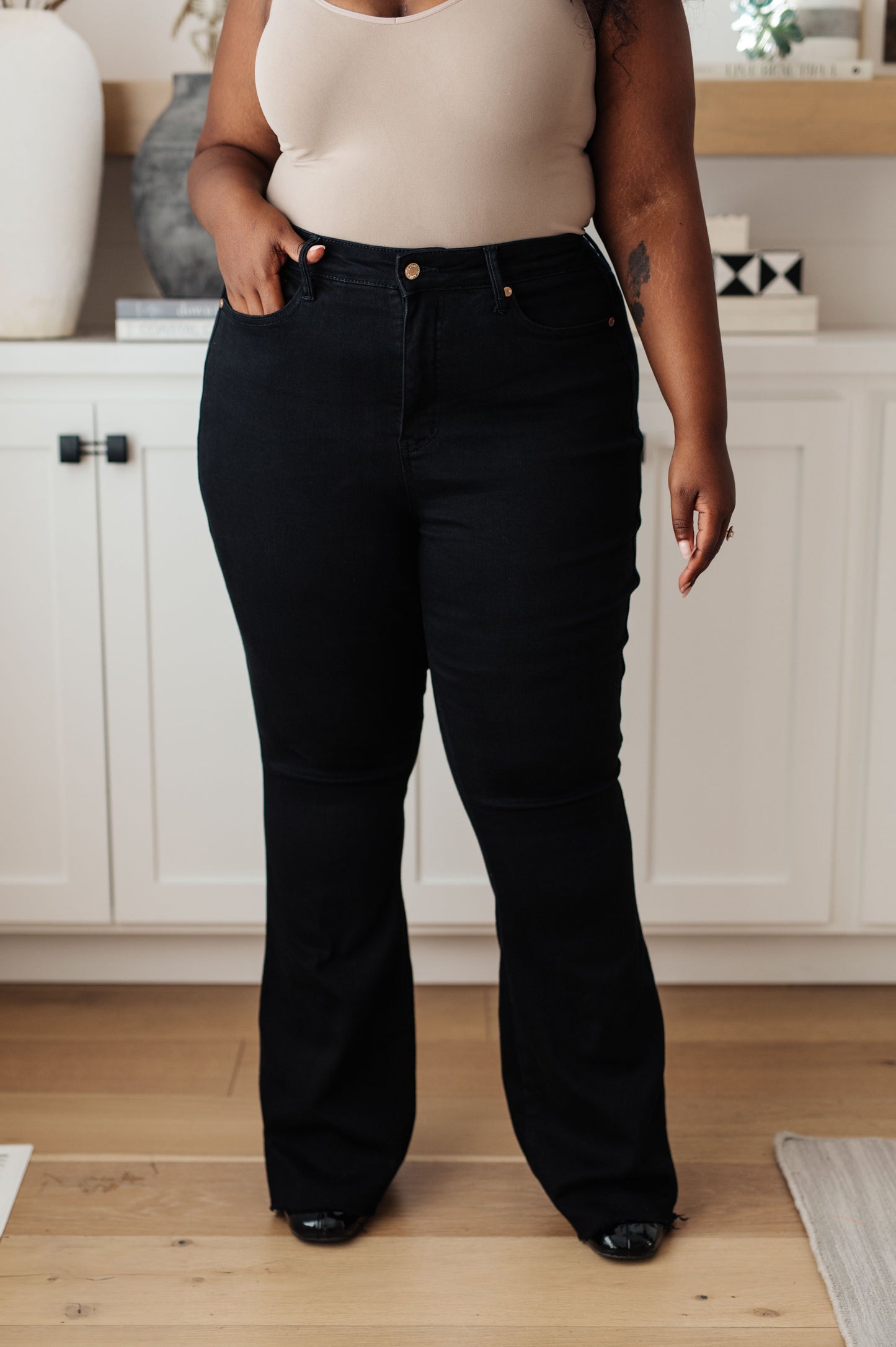 Judy Blue Tummy Control Flare Jeans in Black