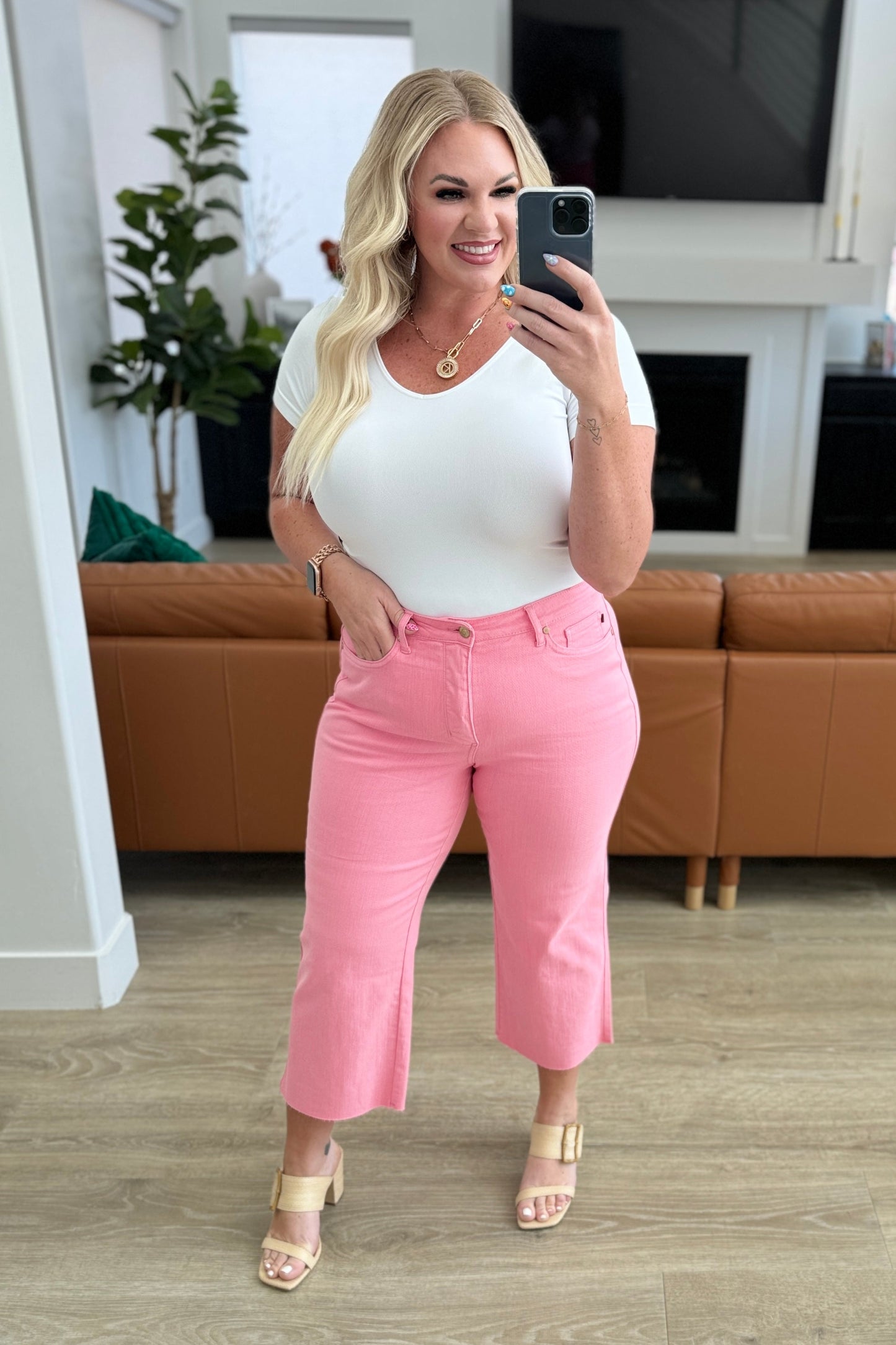 Judy Blue Tummy Control Wide Leg Crop Jeans in Pink