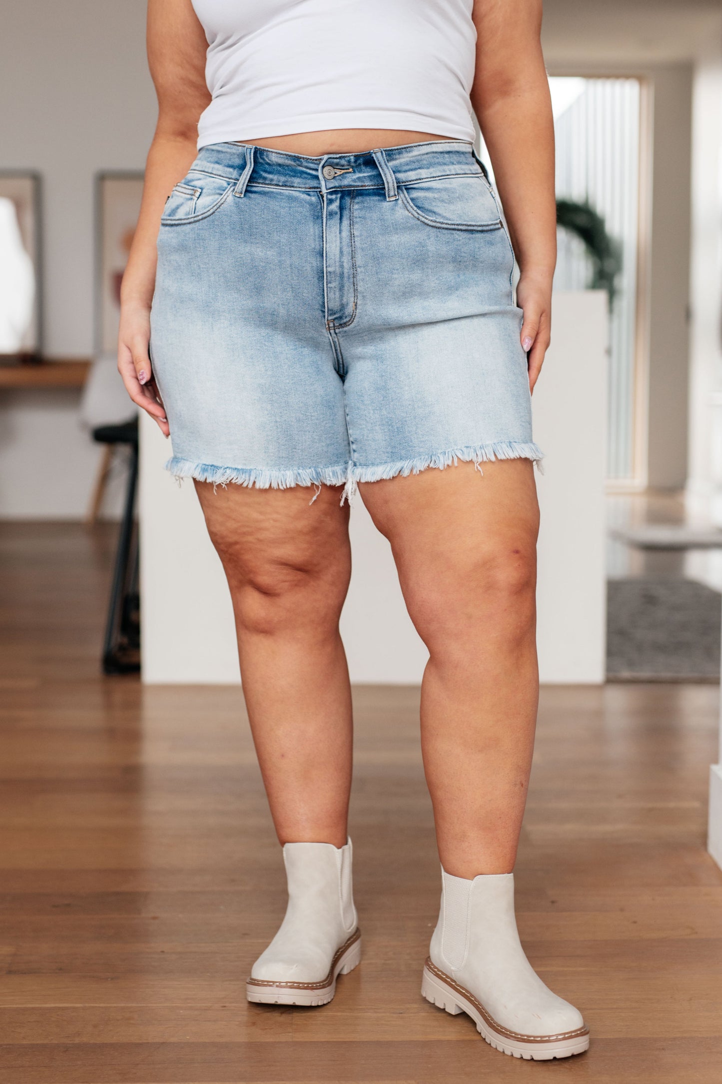 Judy Blue Cutoff Dad Shorts Light Wash