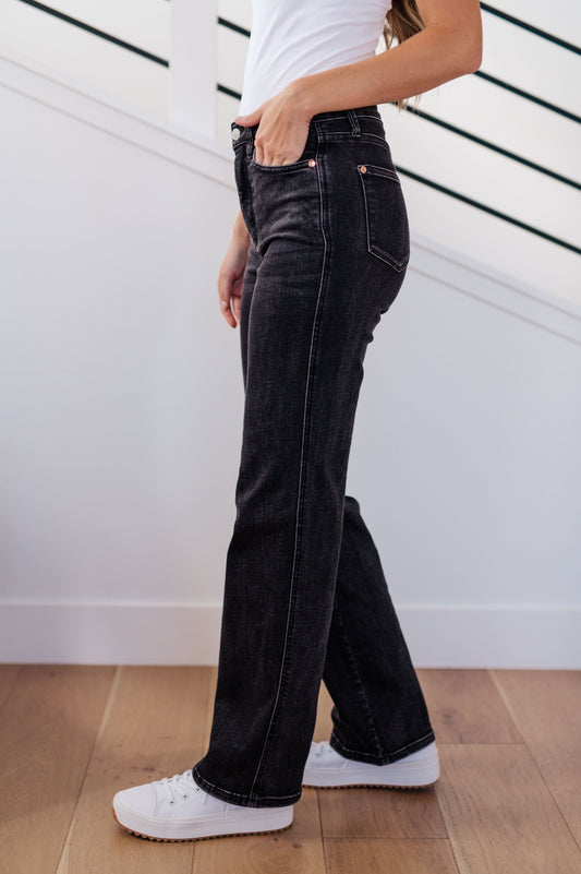 Judy Blue  High Rise Tummy Control Straight Jeans in Washed Black