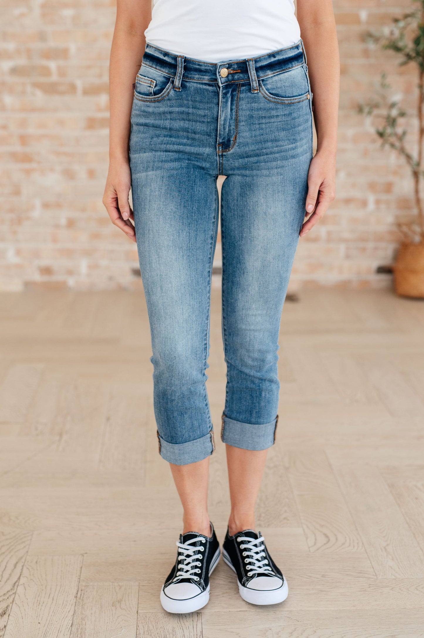 Judy Blue Mid Rise Cuffed Skinny Capri Jeans