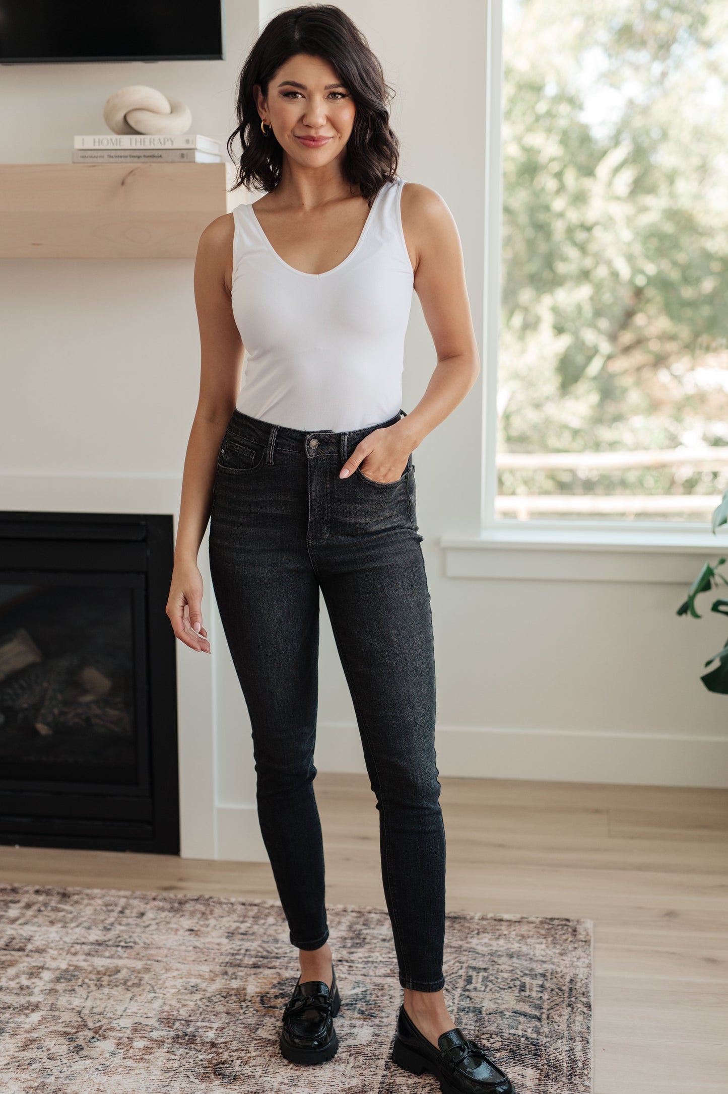 Judy Blue High Rise Tummy Control Skinny Jeans in Washed Black