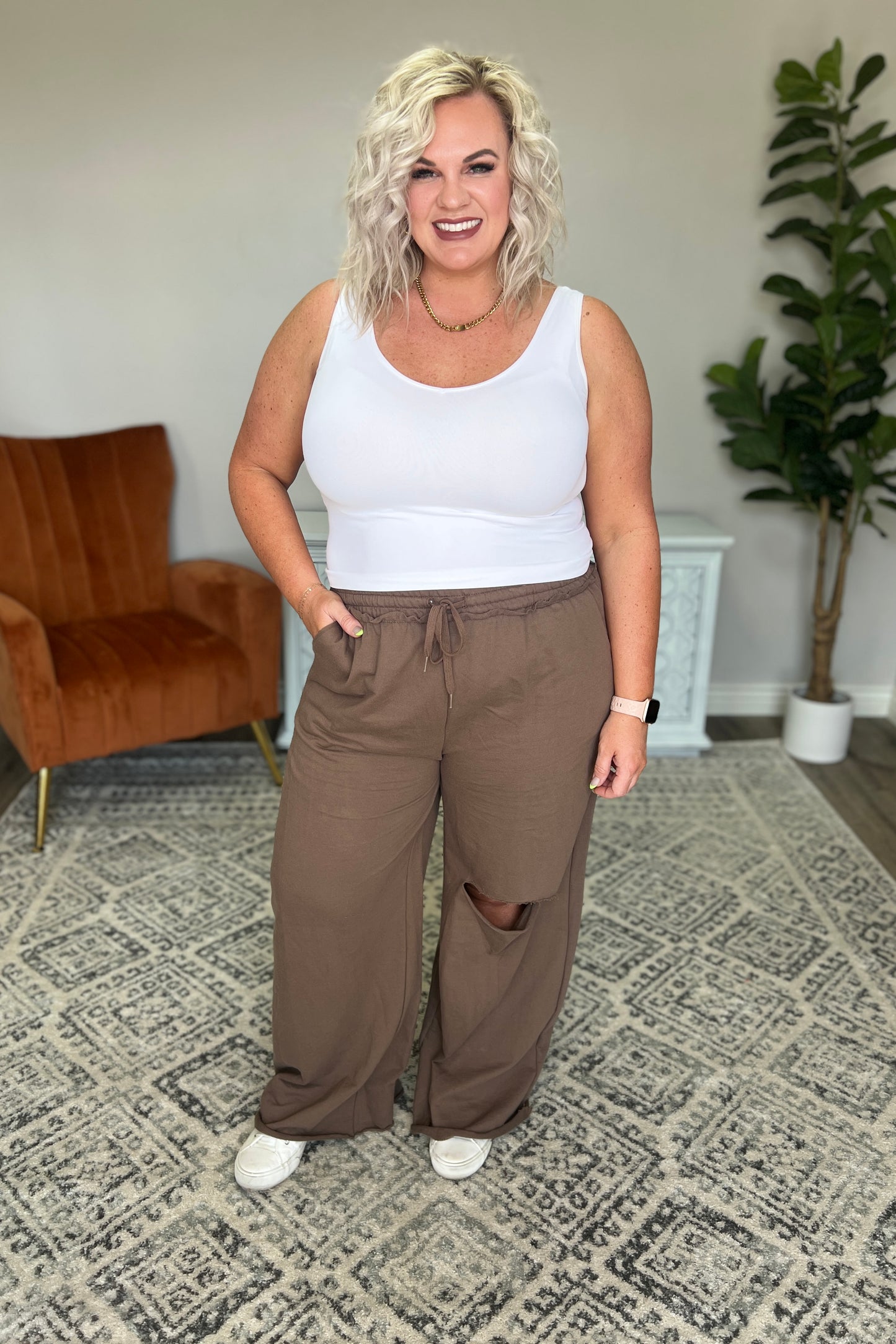 Weekend Hero Wide Leg Sweats in Mocha