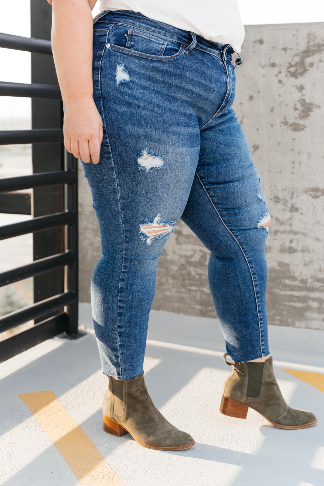 Judy Blue Vintage Indigo Cropped Skinny Jeans