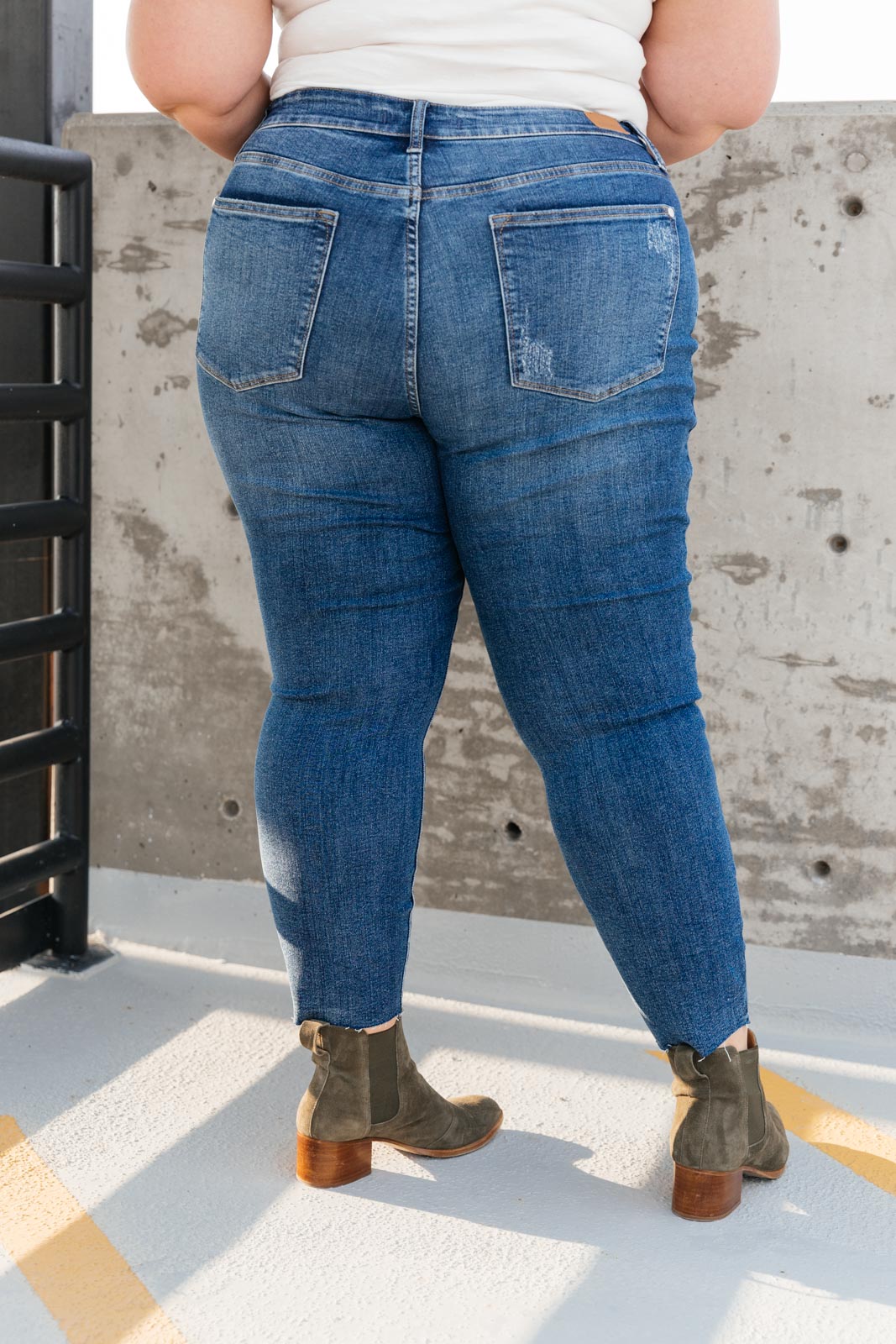 Judy Blue Vintage Indigo Cropped Skinny Jeans
