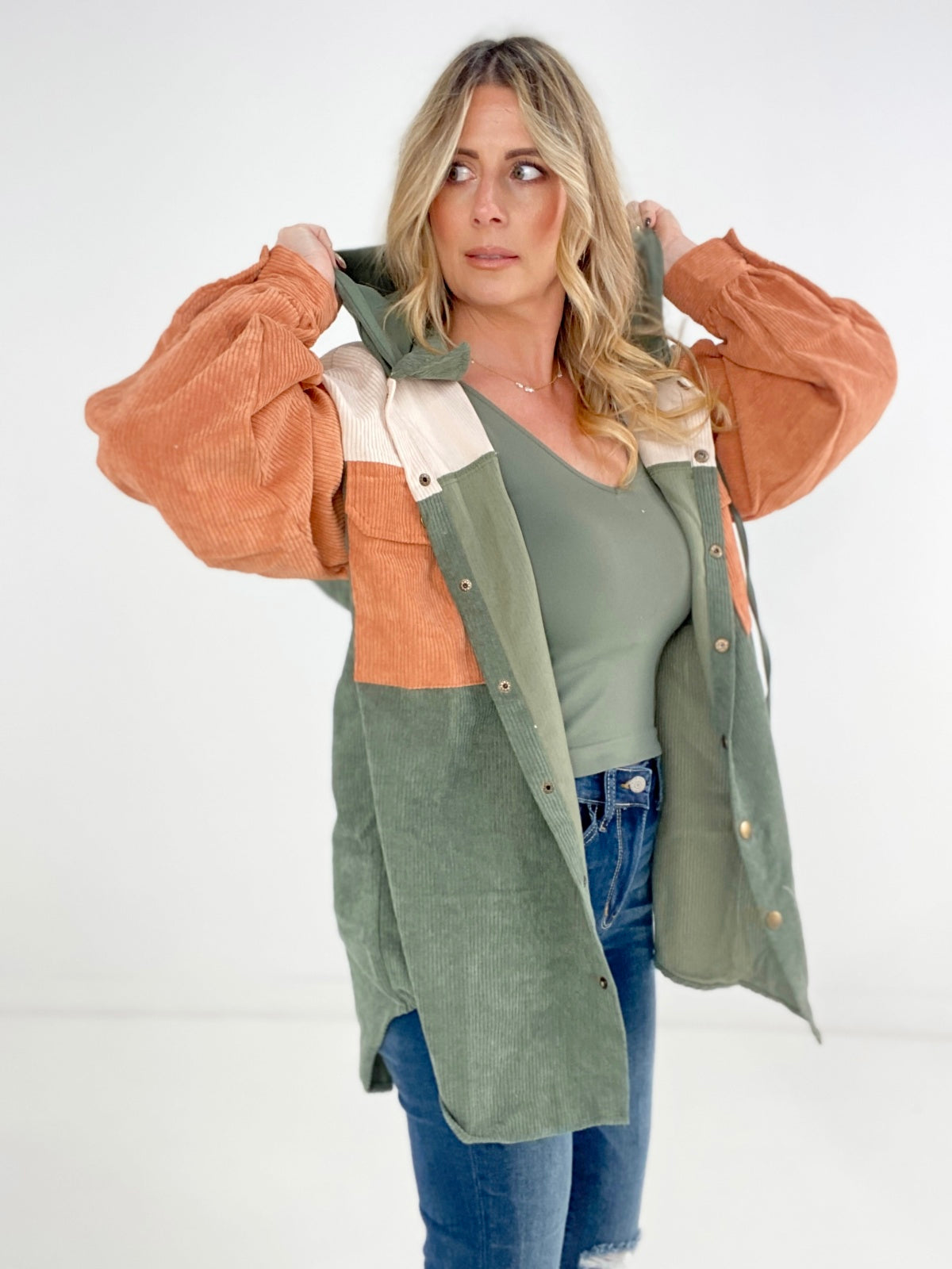 Davi & Dani Contrasting 2-in-1 Layered Look Buttoned Down Jacket