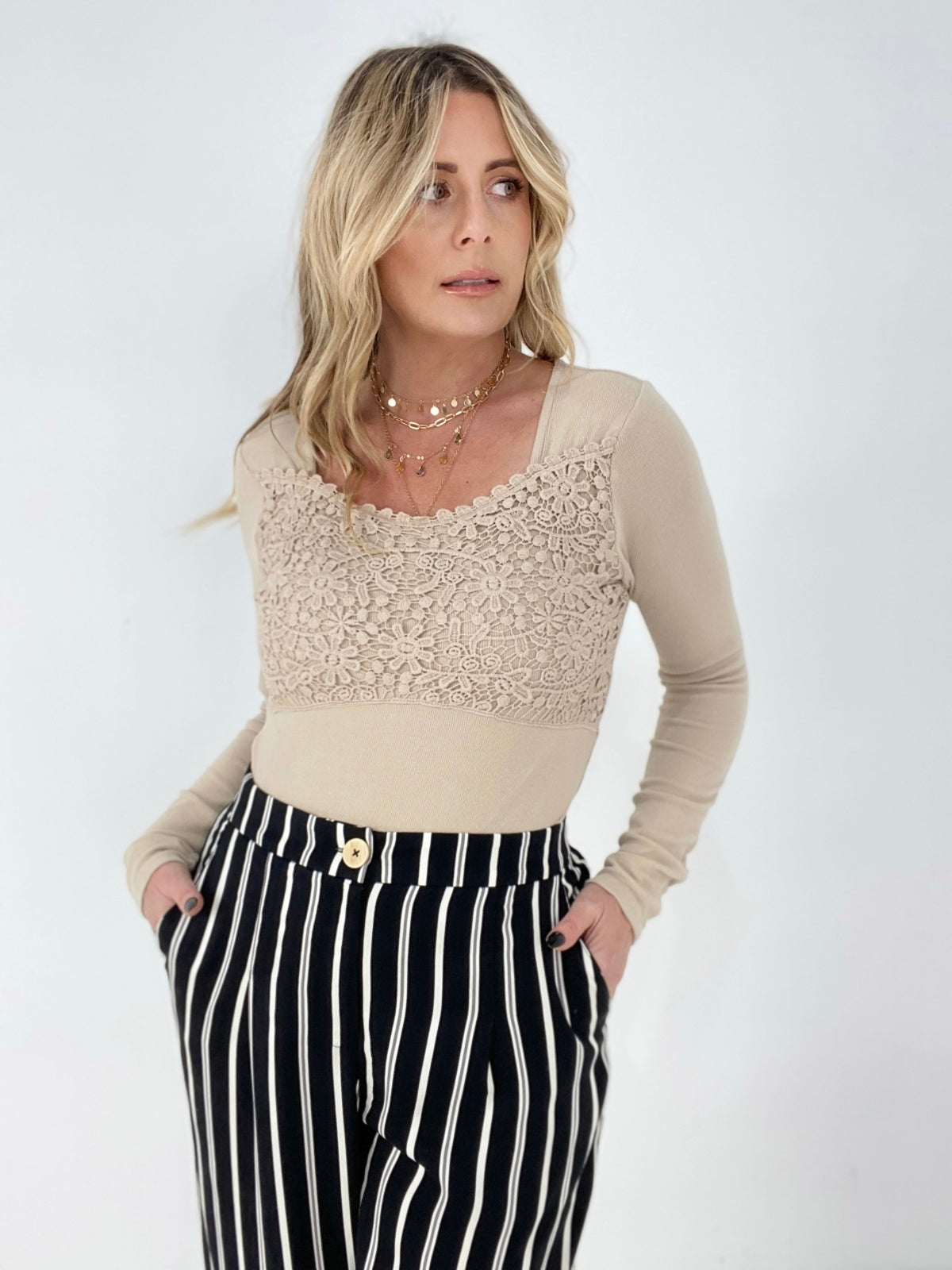 Davi & Dani Solid Round Neck Long Sleeve Lace Top