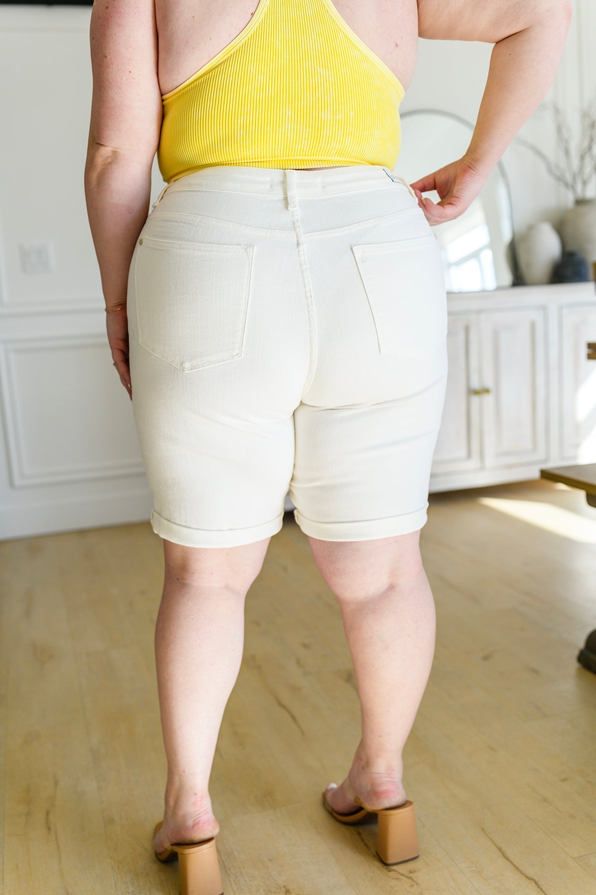 Judy Blue Mid Rise Cuffed Bermuda Shorts