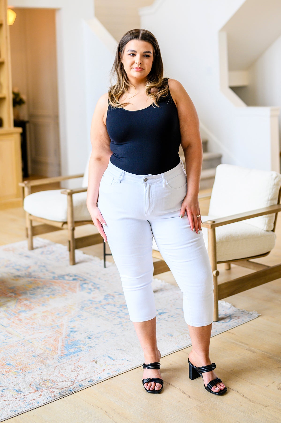 Judy Blue Cool White Mid Rise Capris