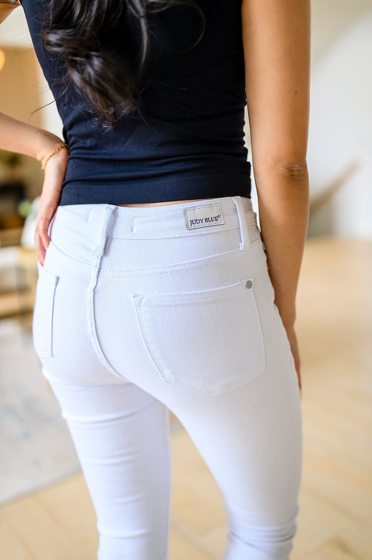 Judy Blue Cool White Mid Rise Capris