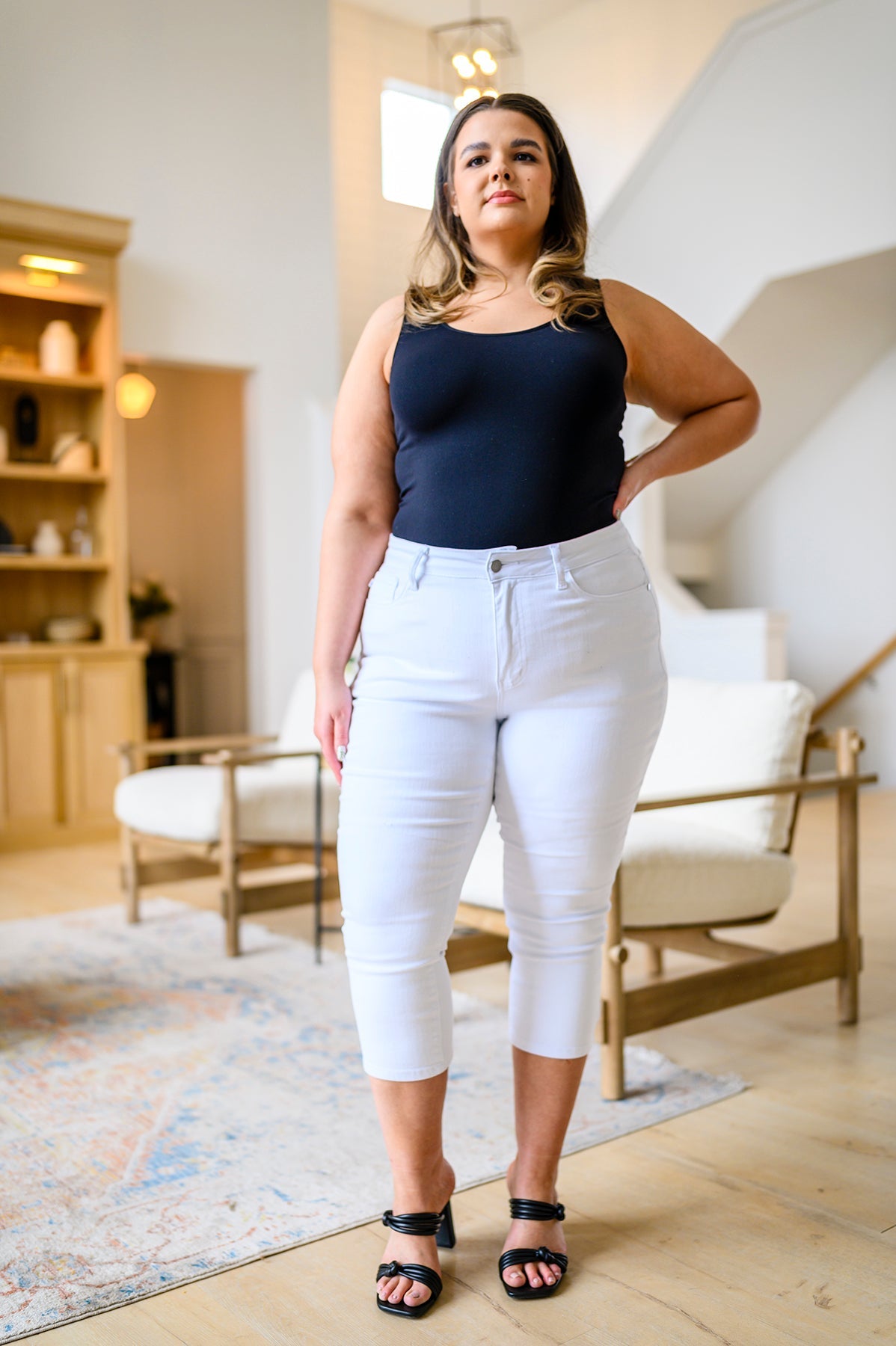 Judy Blue Cool White Mid Rise Capris