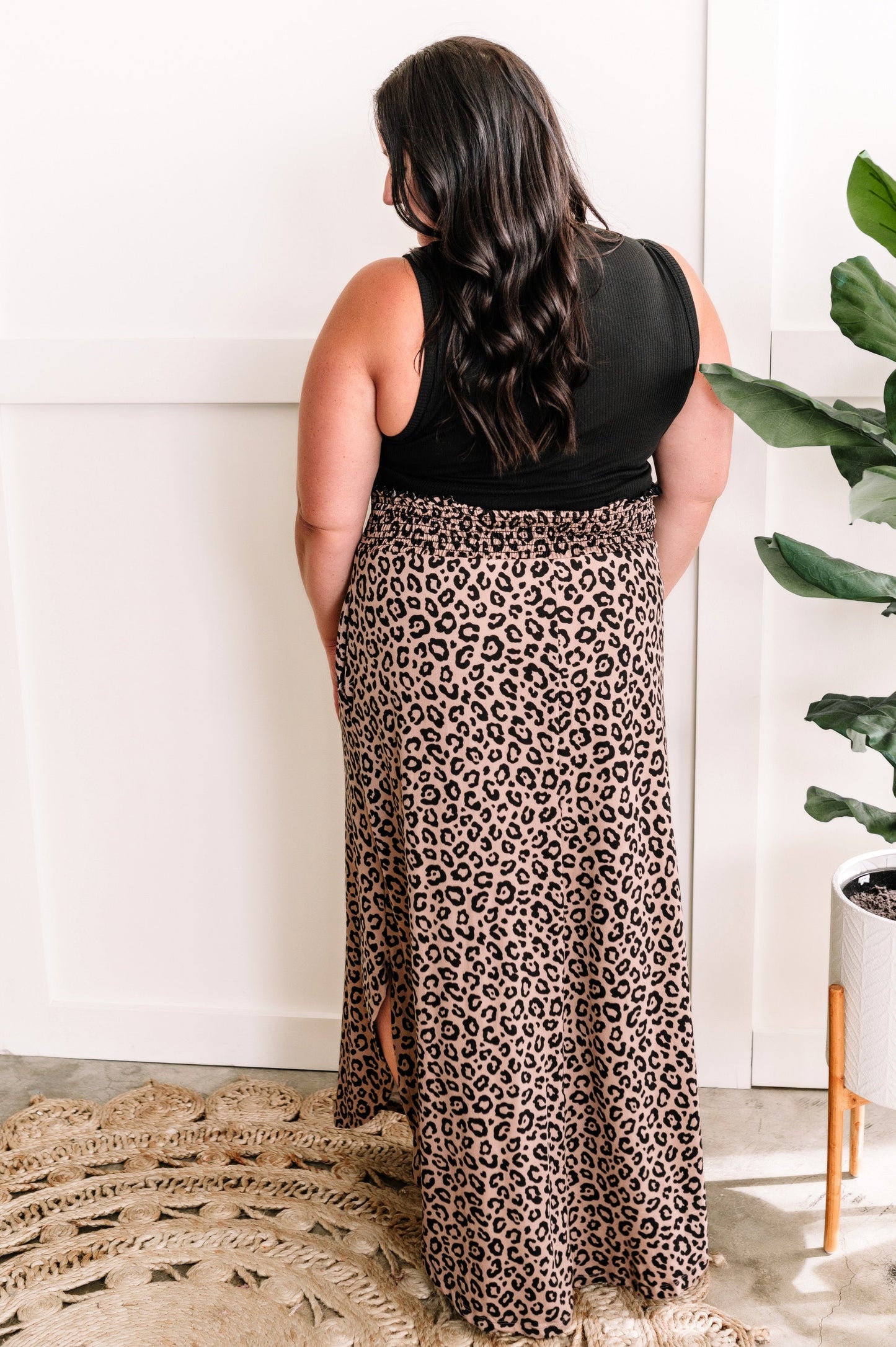 Sleeveless Layering Half Shirt In Black 11.24