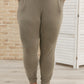 Essential Lounge pants in Mineral Wash Olive