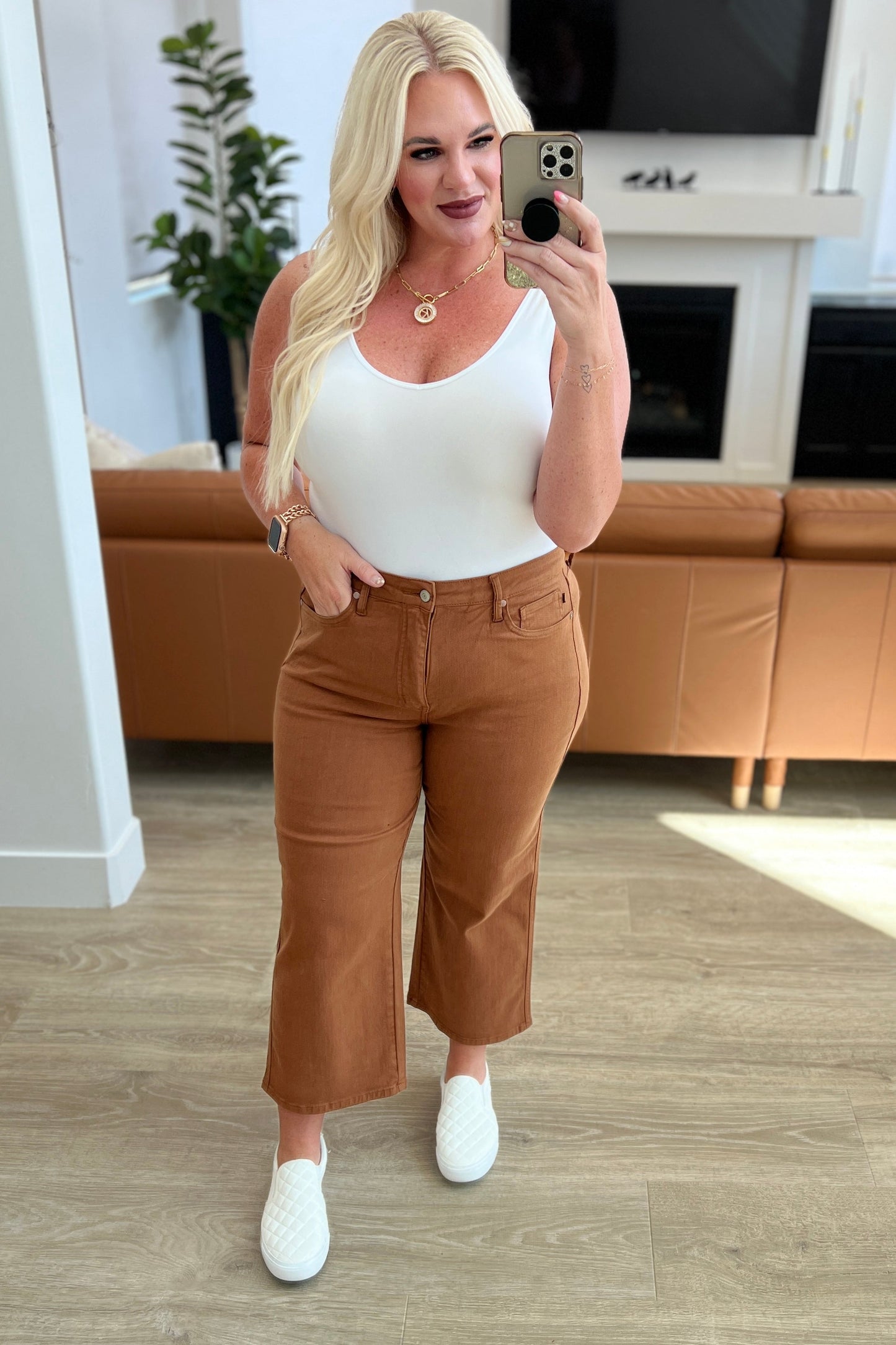 Judy Blue High Rise Tummy Control Wide Leg Crop Jeans in Camel