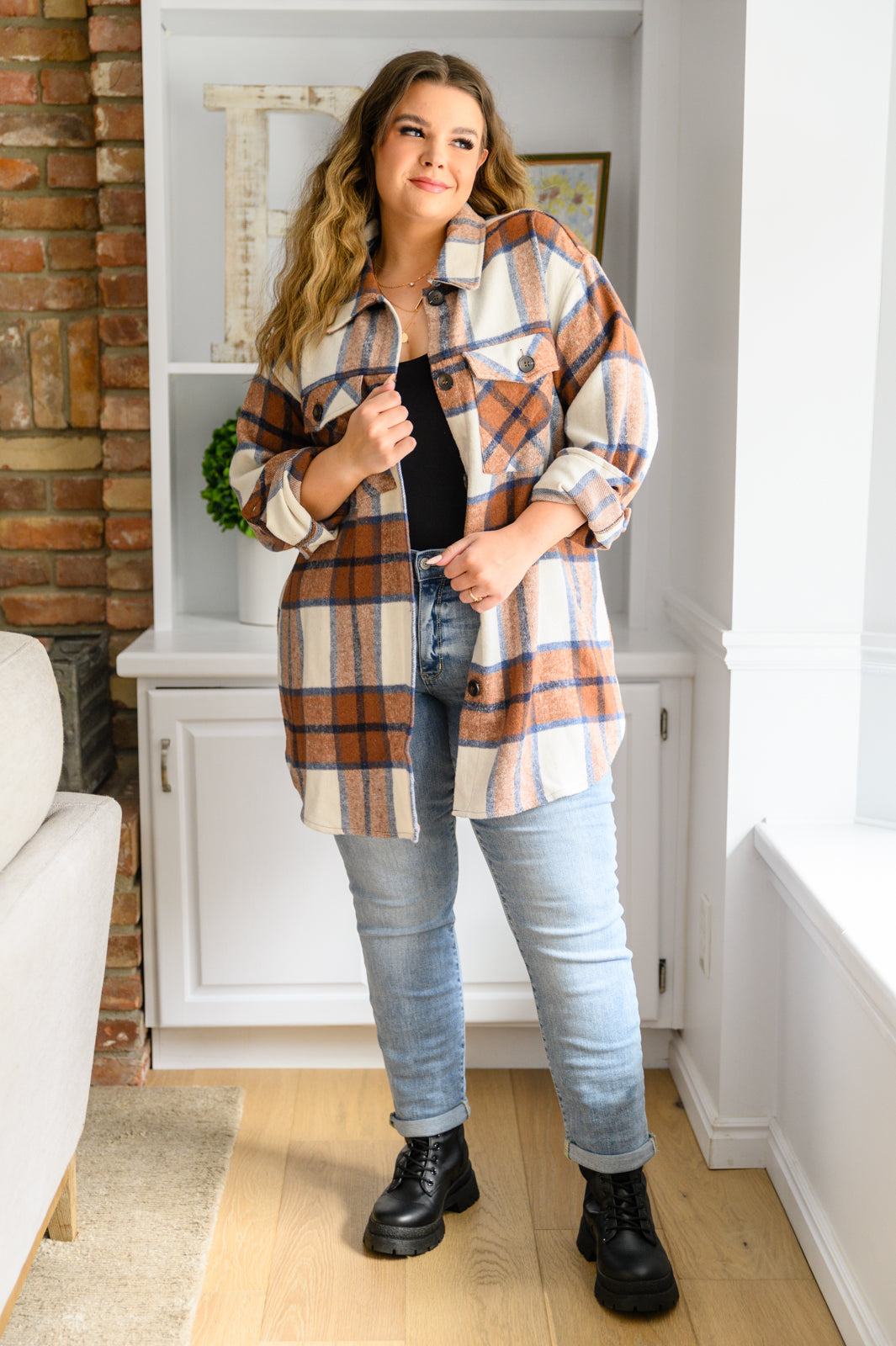 Judy Blue Mid Rise Bleach Wash Boyfriend Jeans