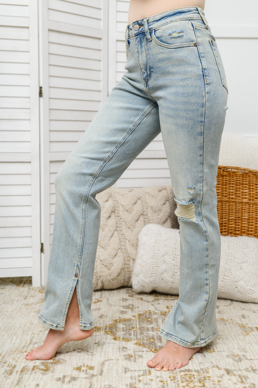 Judy Blue High Rise Straight Fit Destroyed Jeans