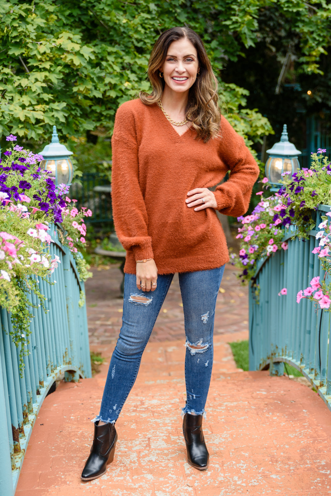 Sierra Long Sleeve Eyelash Sweater Knit Top In Rust