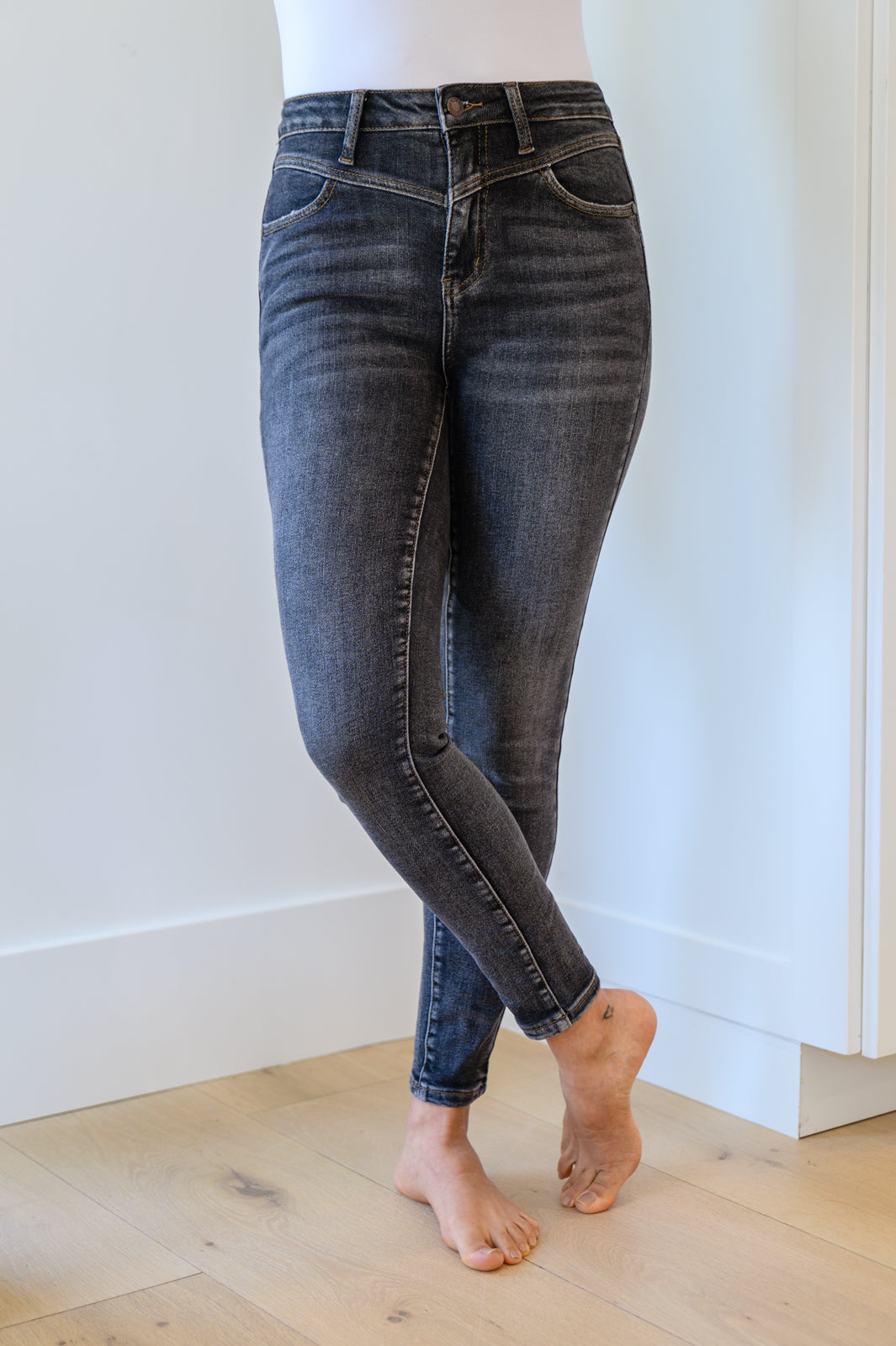 Judy Blue Front Yoke Skinny Black Wash Jeans