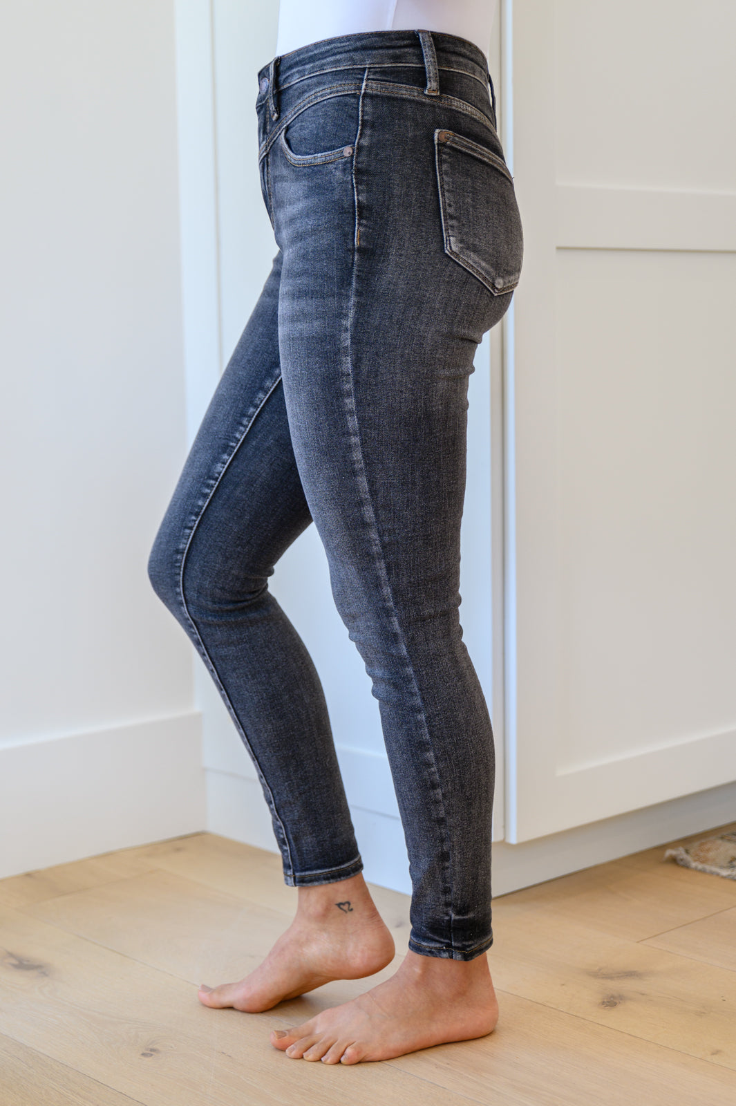 Judy Blue Front Yoke Skinny Black Wash Jeans
