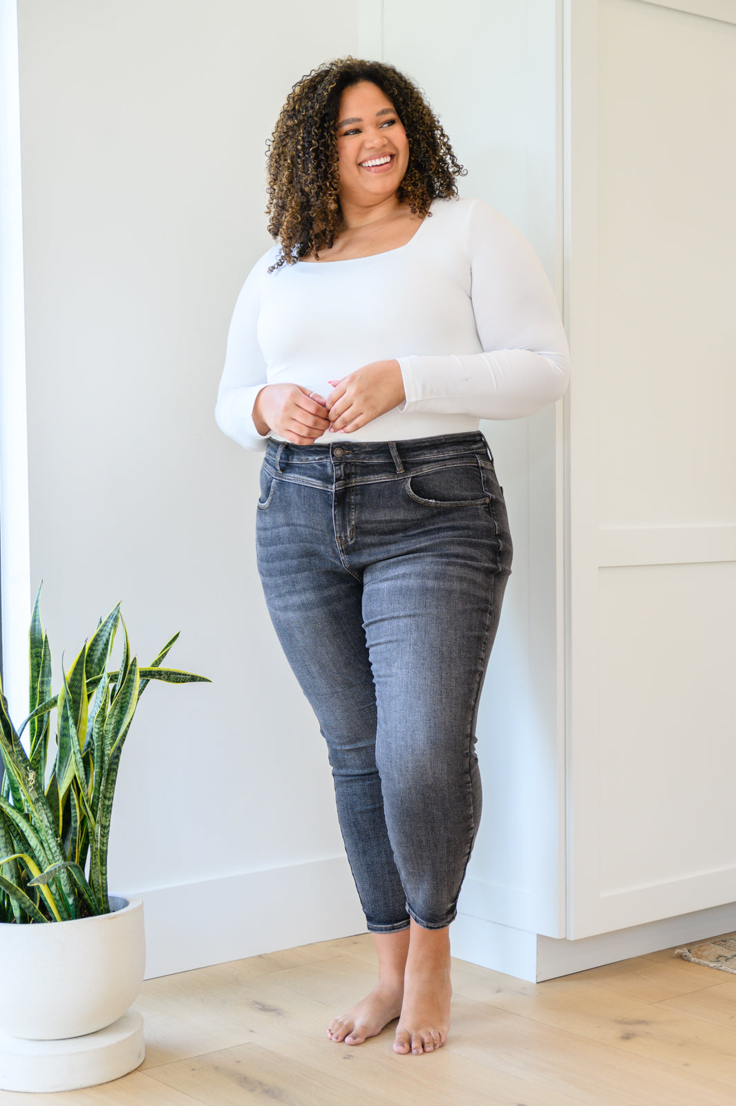 Judy Blue Front Yoke Skinny Black Wash Jeans