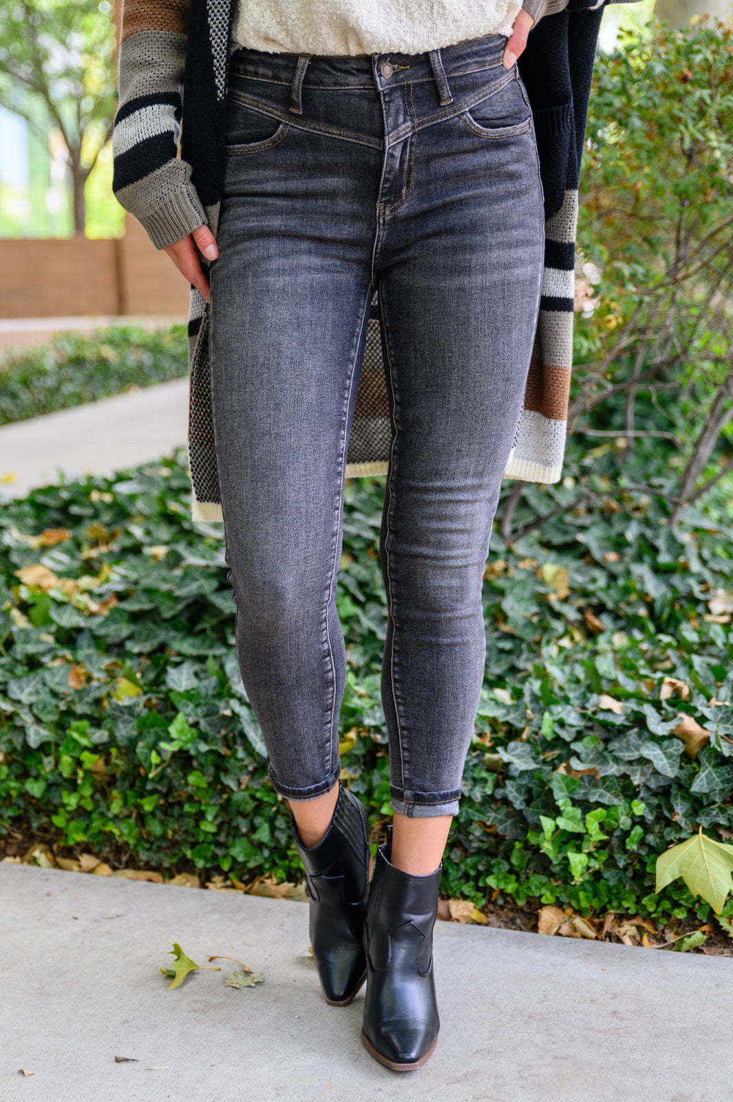 Judy Blue Front Yoke Skinny Black Wash Jeans