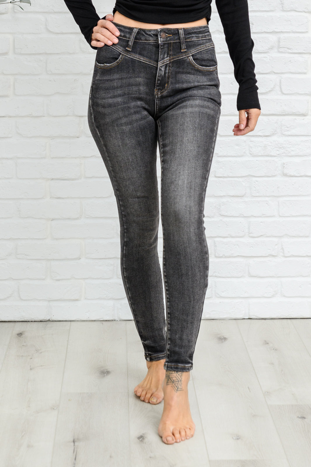 Judy Blue Front Yoke Skinny Black Wash Jeans