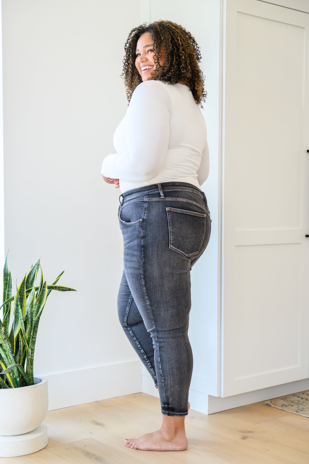 Judy Blue Front Yoke Skinny Black Wash Jeans